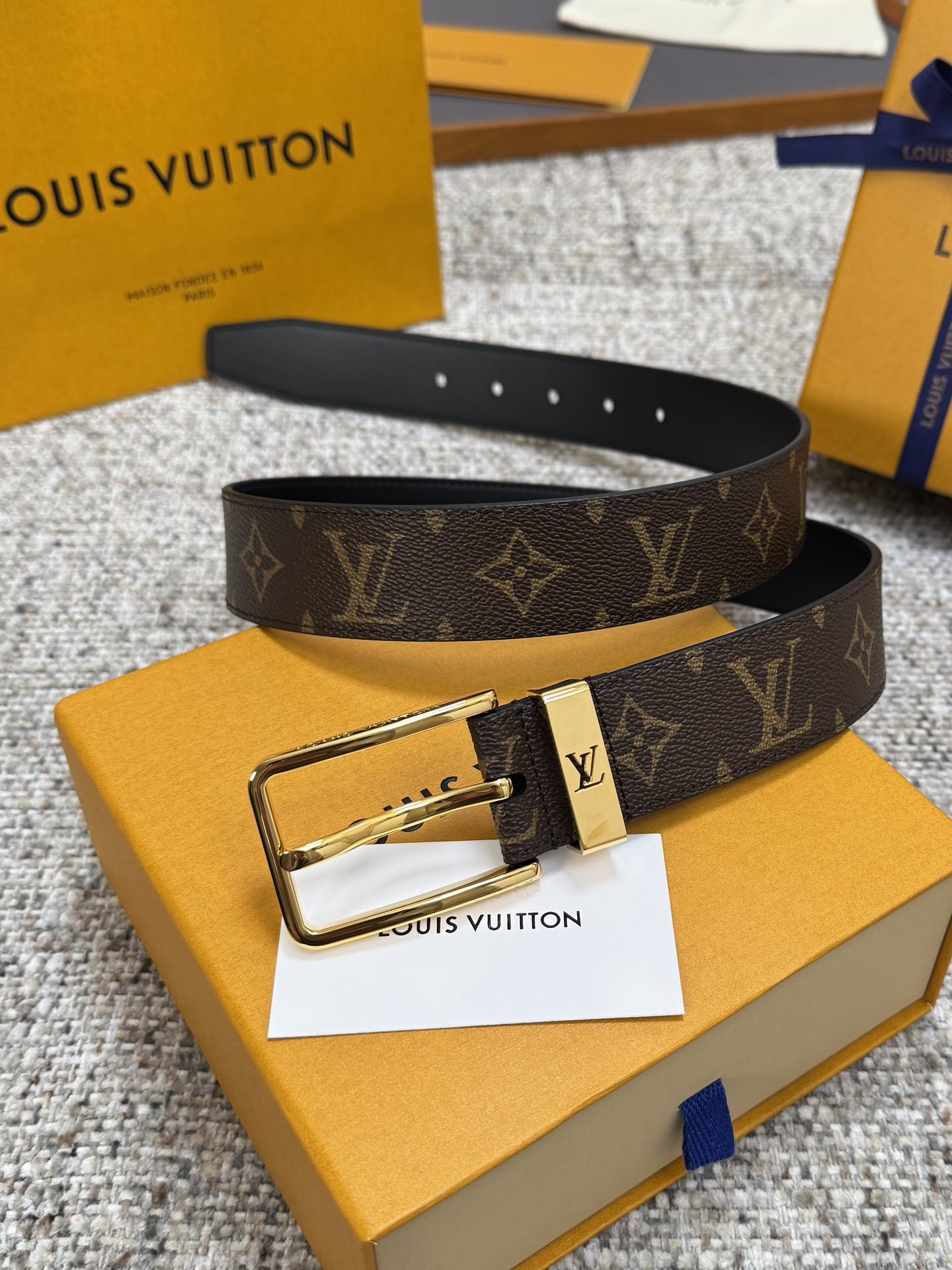 LV PONT NEUF Taurillon 루이비통 남성 벨트