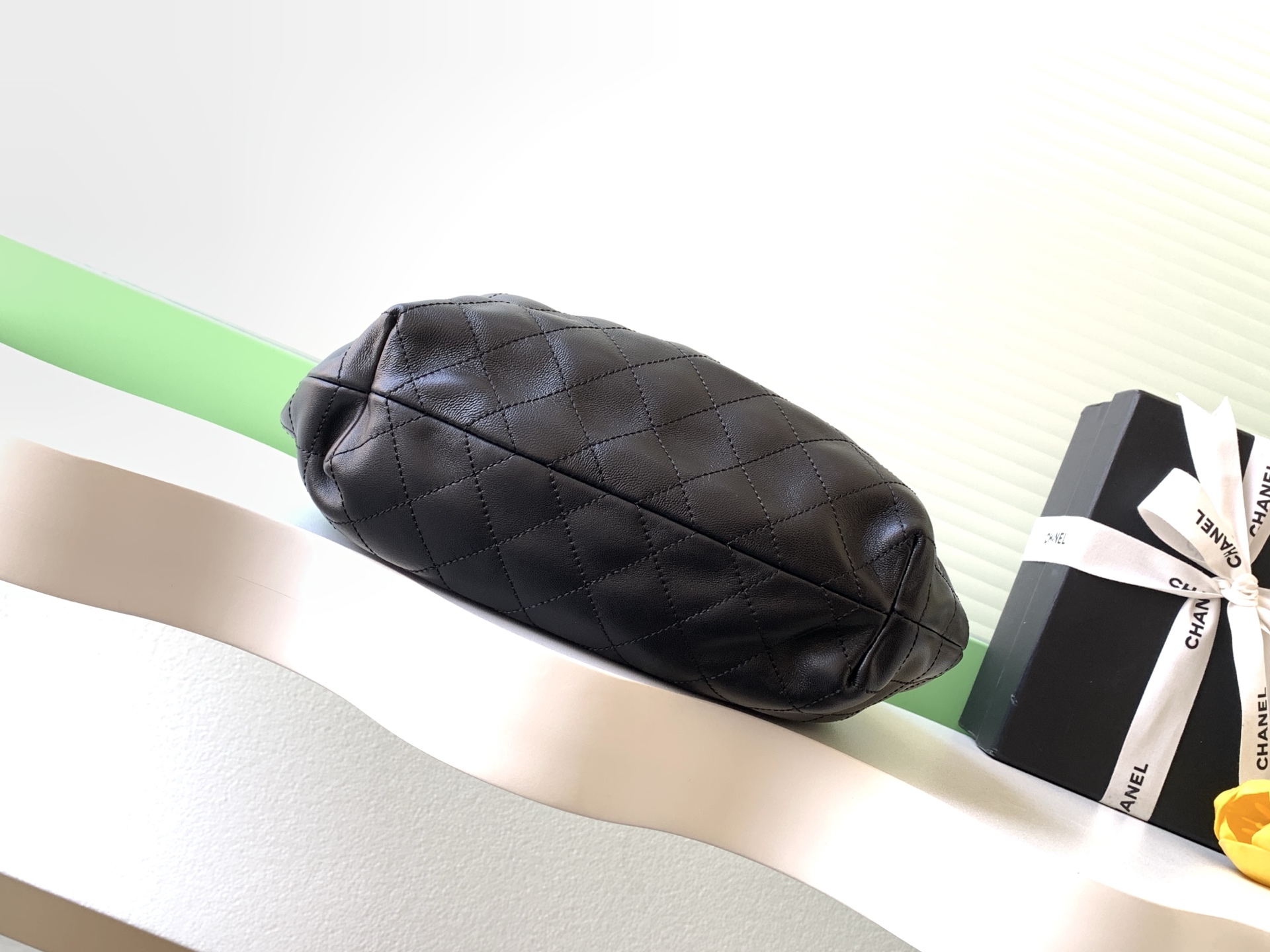 Chanel 샤넬 26C 크루즈 스웨이드 토트백 가방 라지