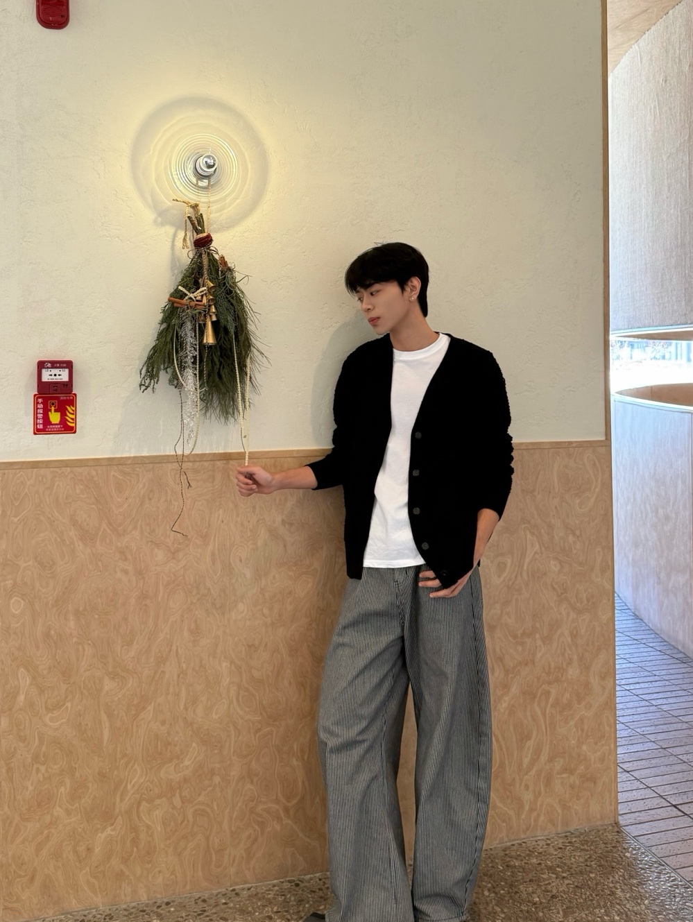 FENDI 펜디 웨이브 자카드 V넥 가디건 의류