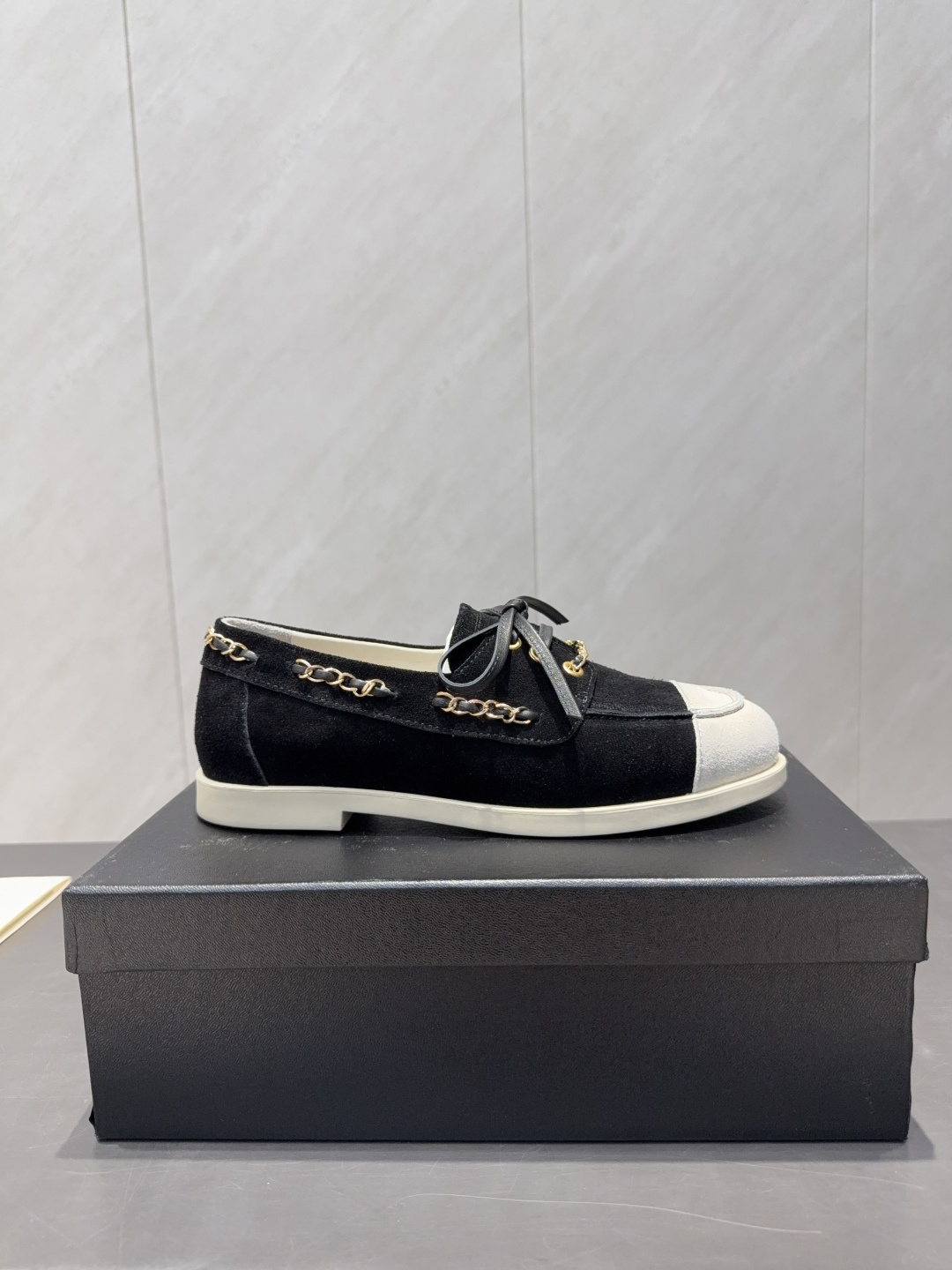 CHANEL 샤넬 리본 체인 로퍼 신발