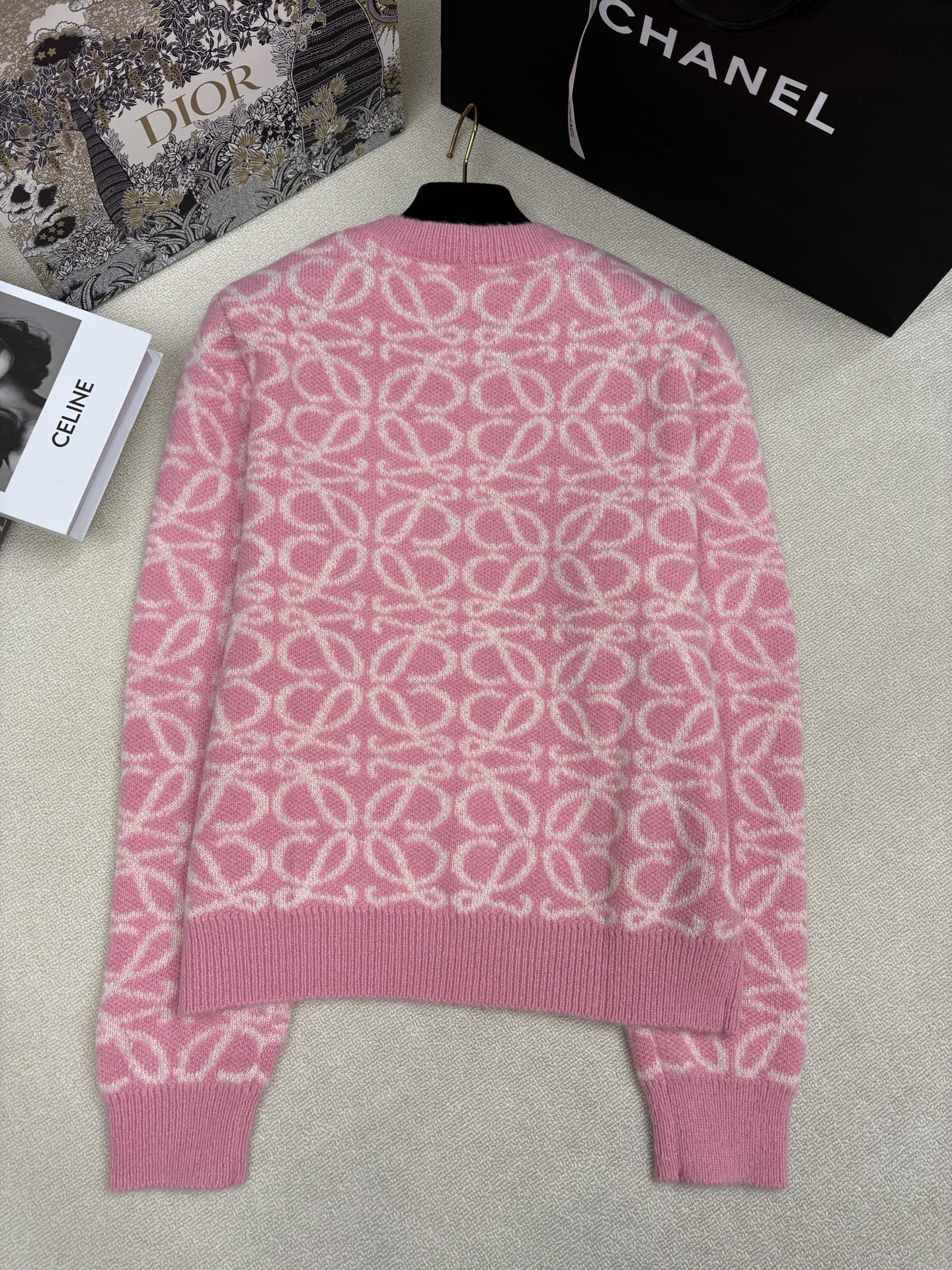 LOEWE 로에베 라운드 넥 니트 의류