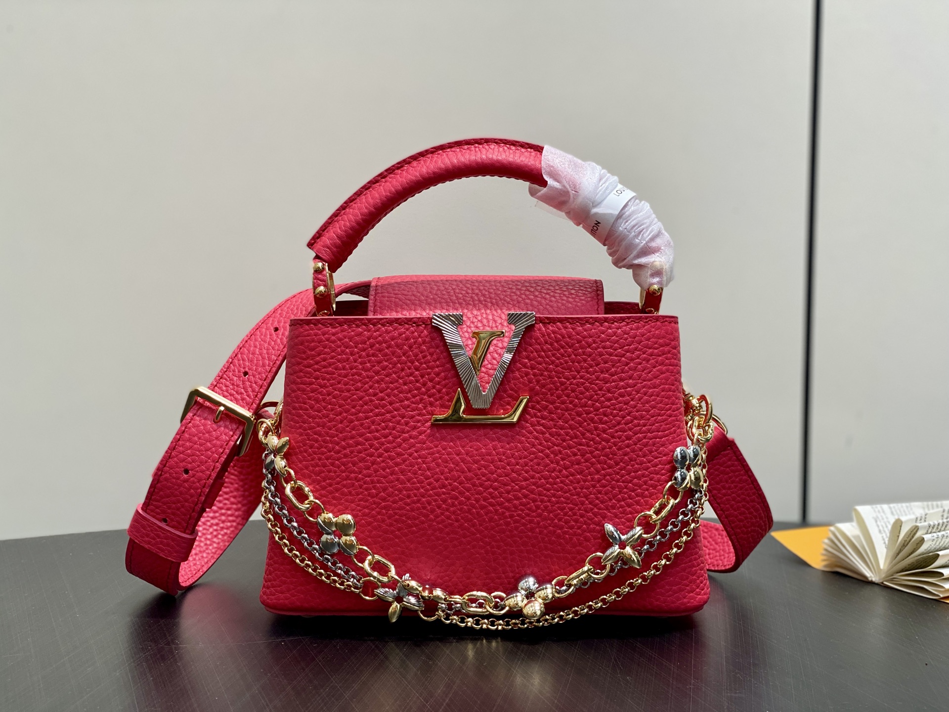 LV Capucines Mini Handbag (LV 루이비통 카퓌신 미니 핸드백 가방) - M27035 21cm