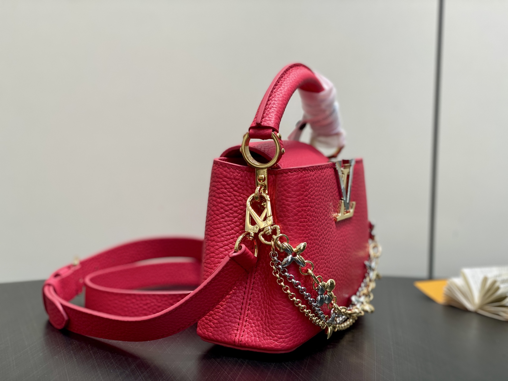 LV Capucines Mini Handbag (LV 루이비통 카퓌신 미니 핸드백 가방) - M27035 21cm