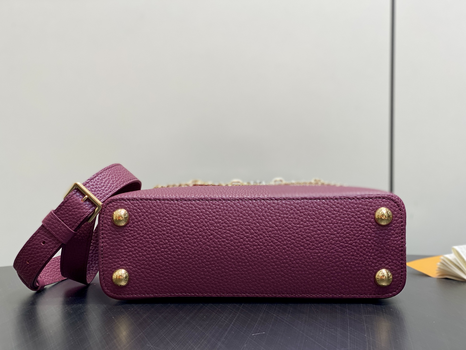 LV Capucines BB Handbag (LV 루이비통 카퓌신 BB 핸드백가방) - M27035 27cm