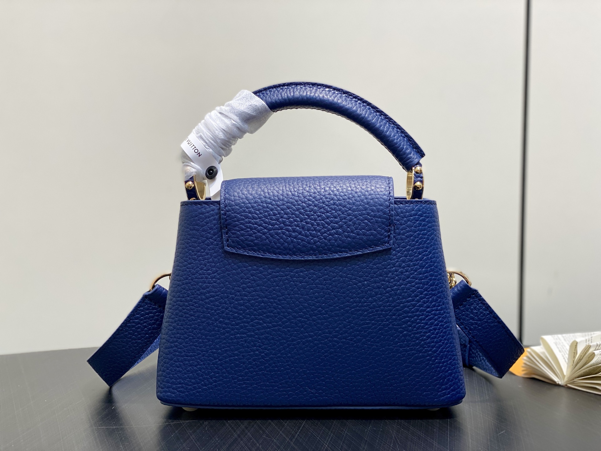 LV Capucines Mini Handbag (LV 루이비통 카퓌신 미니 핸드백가방) - M27035 21cm