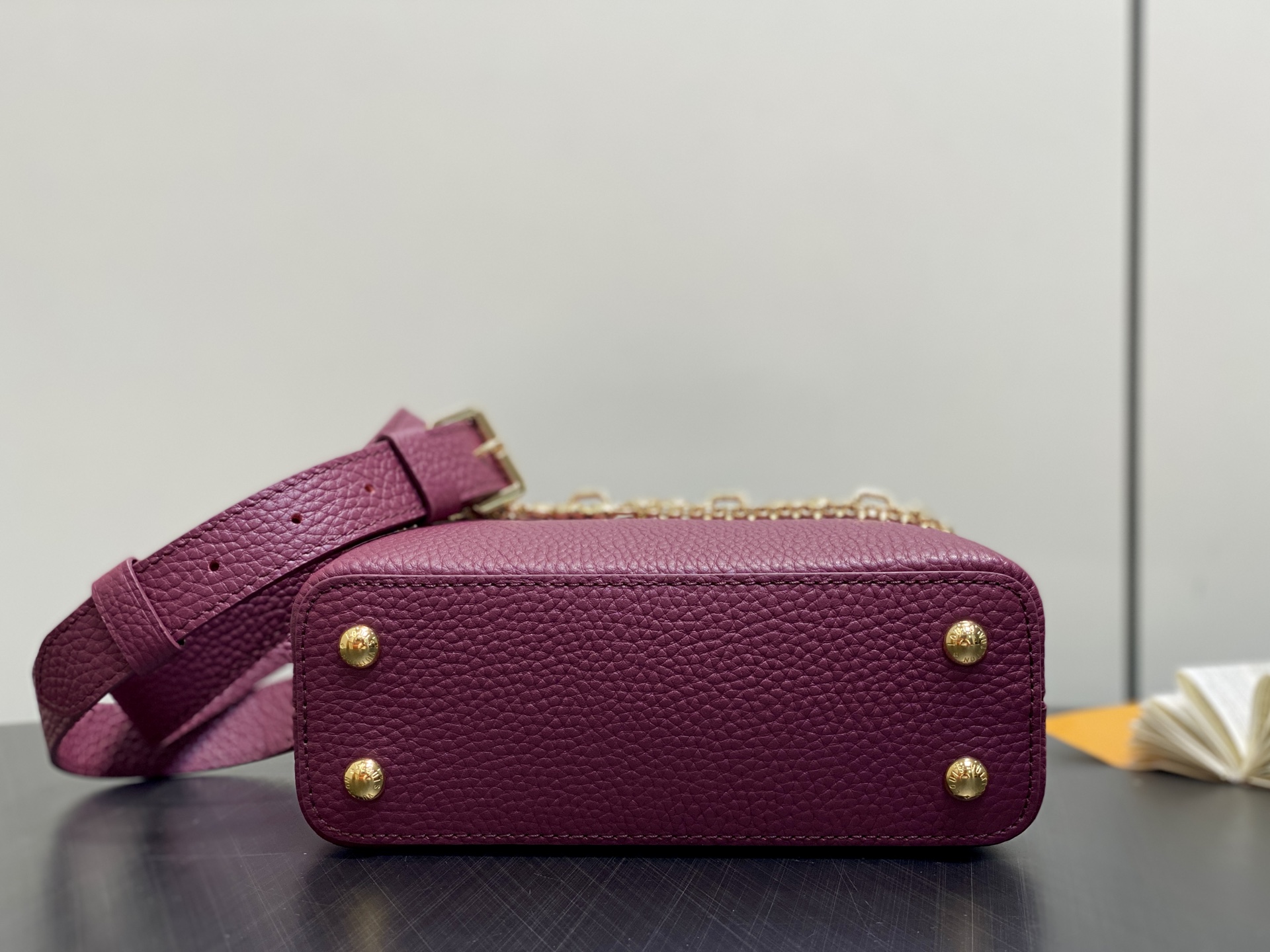 LV Capucines Mini Handbag (LV 루이비통 카퓌신 미니 핸드백 가방) - M27035 21cm