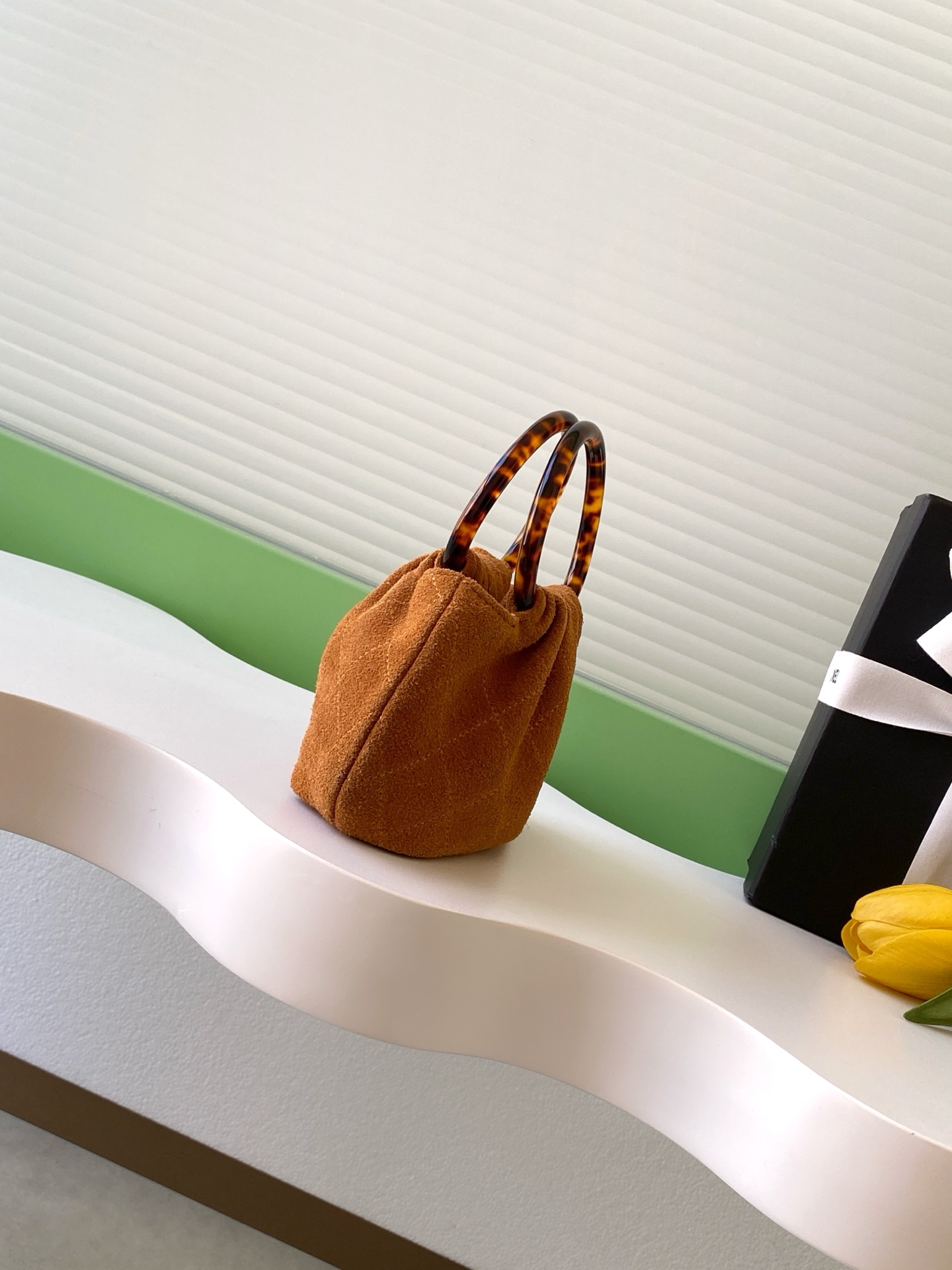 Chanel 26C Suede Tortoise Handle Bag (샤넬 26C 스웨이드 거북등무늬 핸들백 가방 스몰) - AS4981