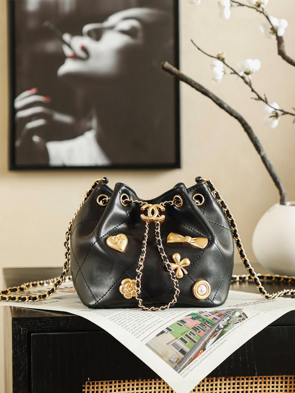 Chanel 25K Badge Bucket Bag (샤넬 25K 배지 버킷백 가방)
