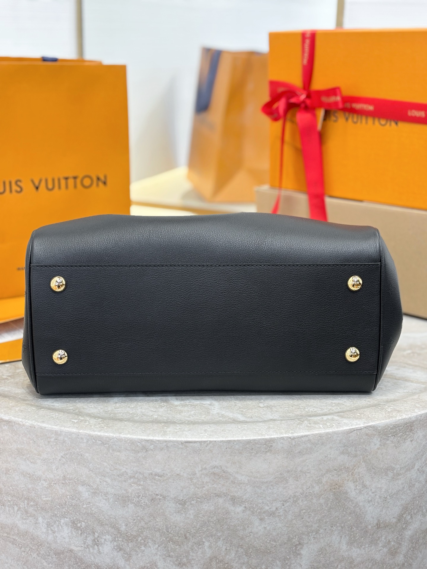 LV Vendôme Medium Handbag MM (LV 루이비통 방돔 중형 핸드백) - M26338 가방