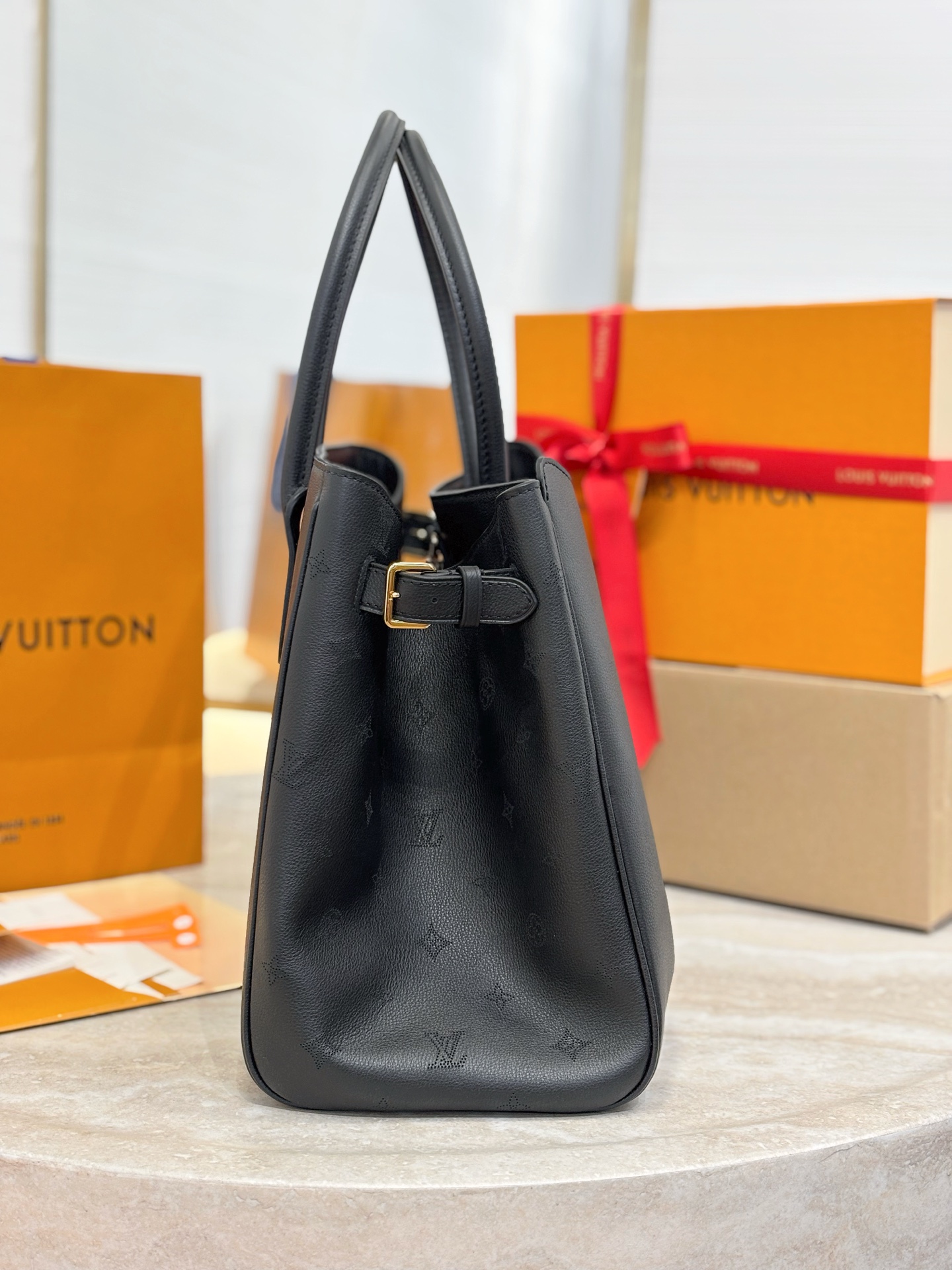 LV Vendôme Medium Handbag MM (LV 루이비통 방돔 중형 핸드백) - M26338 가방