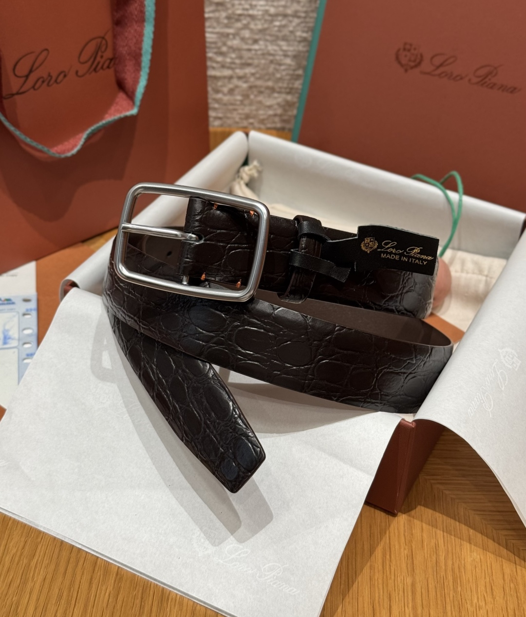 로로 피아나(Loro Piana) LP 벌룬 남성 크로코 엠보 벨트