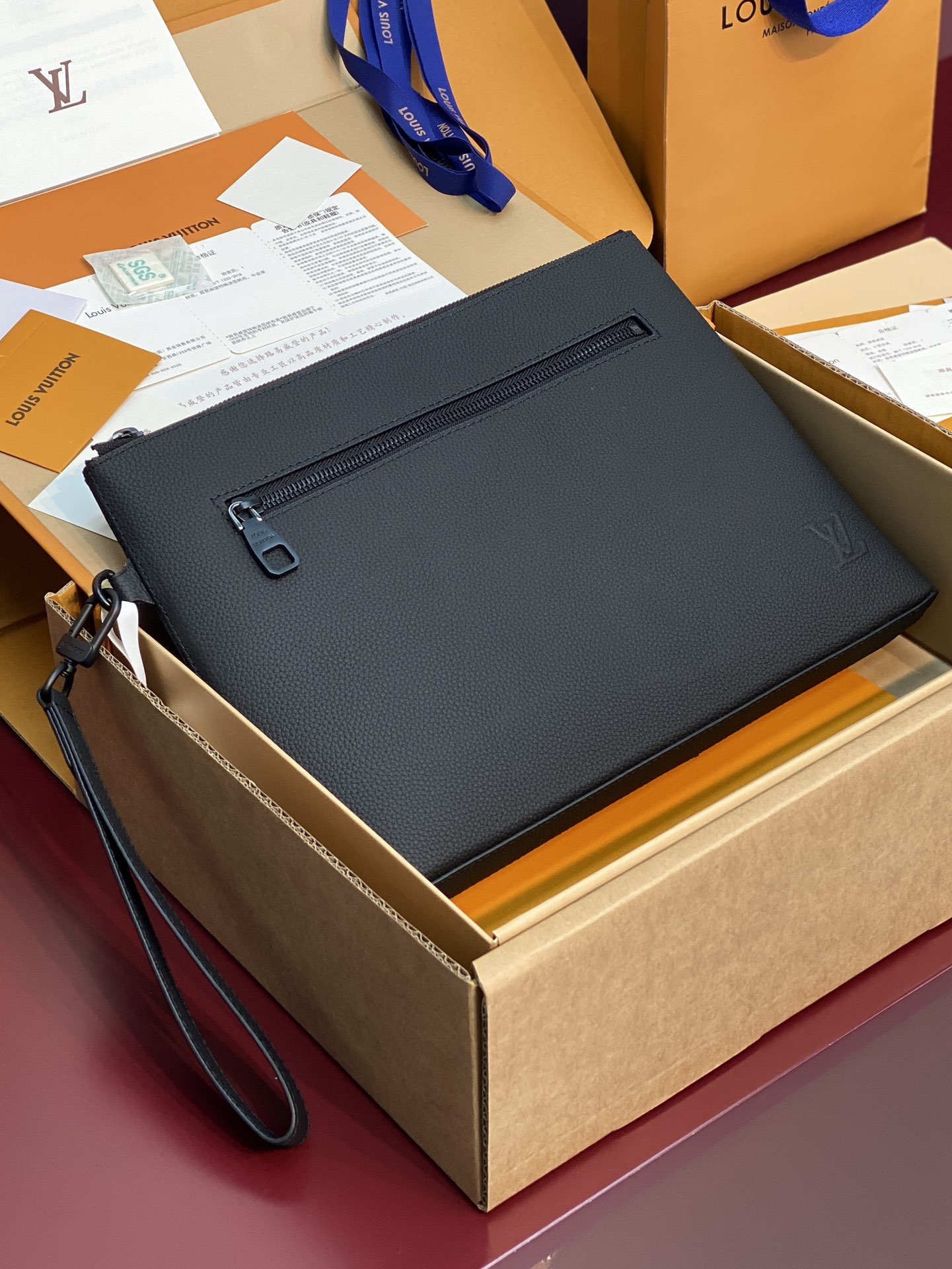 LV Takeoff Pouch (LV 루이비통 테이크오프 클러치) - M25955 가방