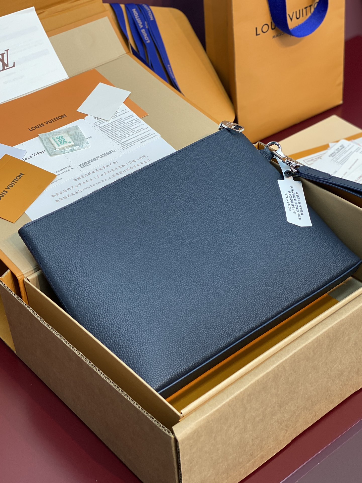 LV Takeoff Pouch (LV 루이비통 테이크오프 클러치) - M25955 가방