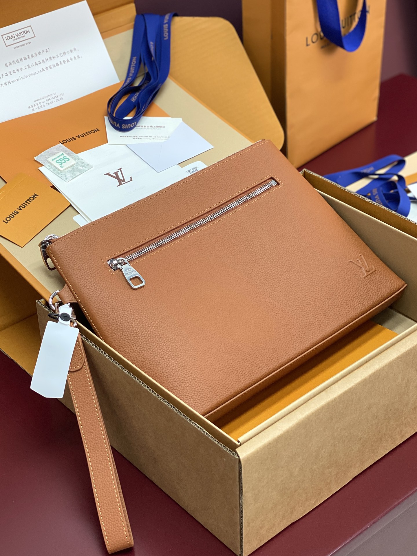 LV Takeoff Pouch (LV 루이비통 테이크오프 클러치) - M25955 가방