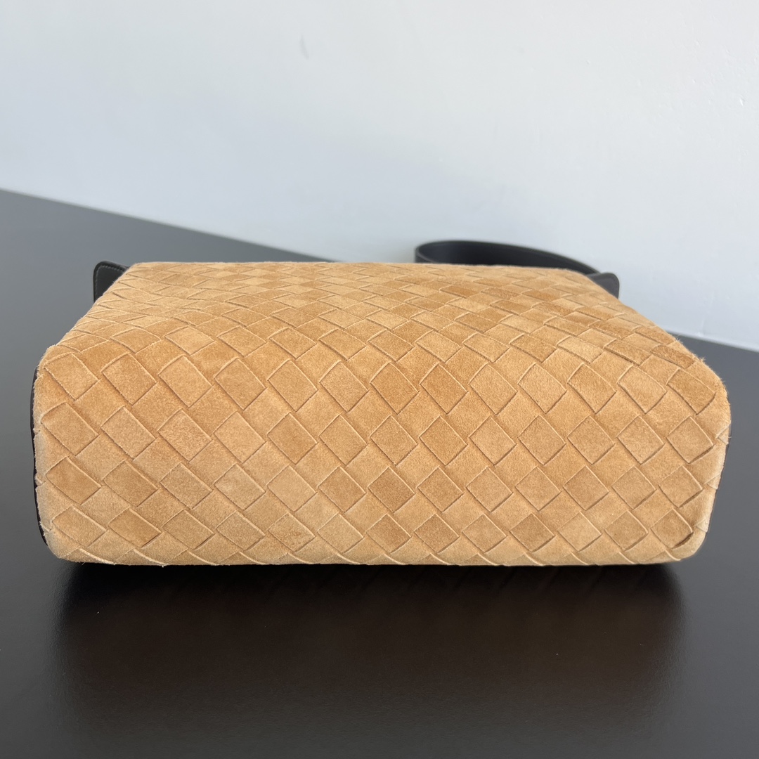 BOTTEGA VENETA BV Tribeca 보테가 베네타 스웨이드 런치박스백 - 836016 메신저백 가방