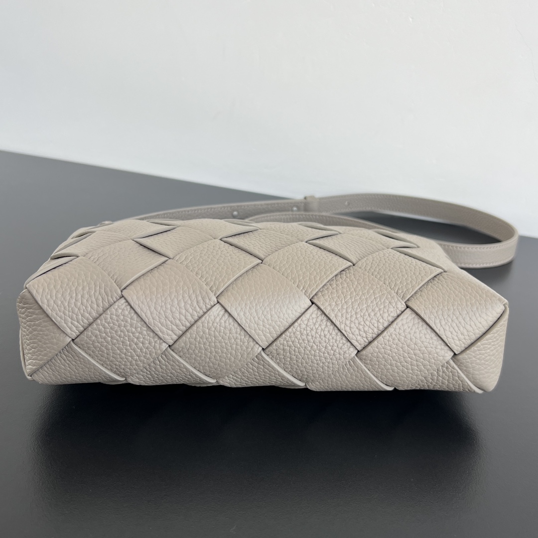 BOTTEGA VENETA BV 보테가 베네타 Diago(디아고) 남성 메신저백 - 837112 가방