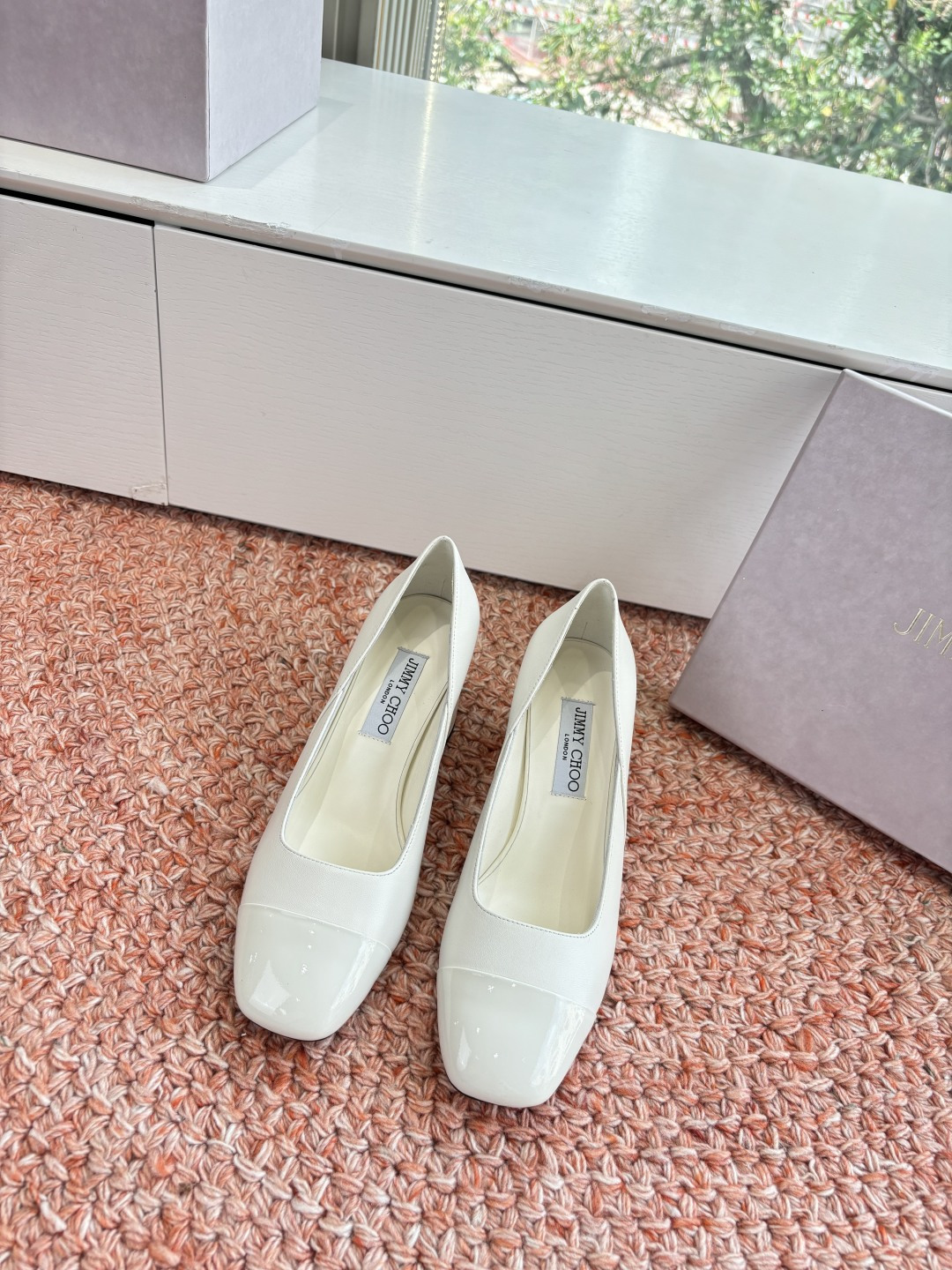 지미추(Jimmy Choo) 플라워 펌프스 구두 신발