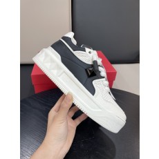 Valentino Garavani 발렌티노 가라바니 원스터드(ONE STUD) 플랫폼 스니커즈 신발