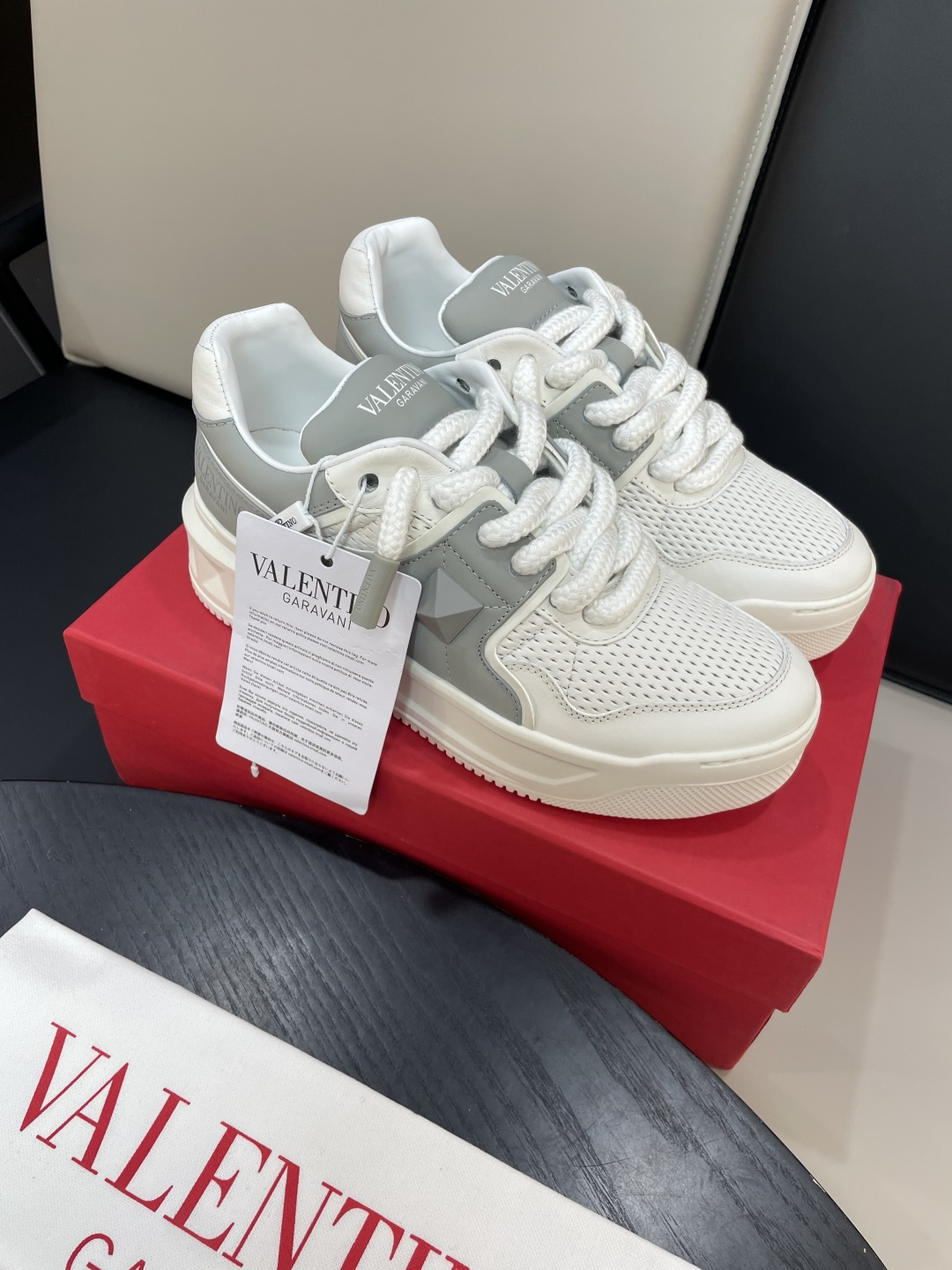 Valentino Garavani 발렌티노 가라바니 원스터드(ONE STUD) 플랫폼 스니커즈 신발