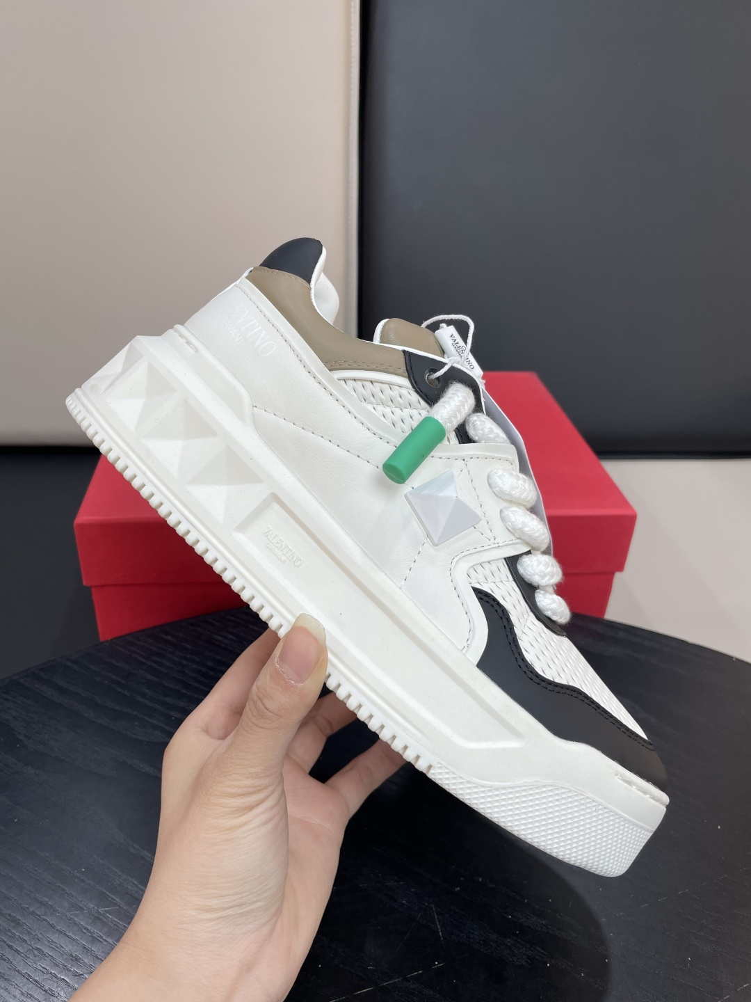 Valentino Garavani 발렌티노 가라바니 원스터드(ONE STUD) 플랫폼 스니커즈 신발