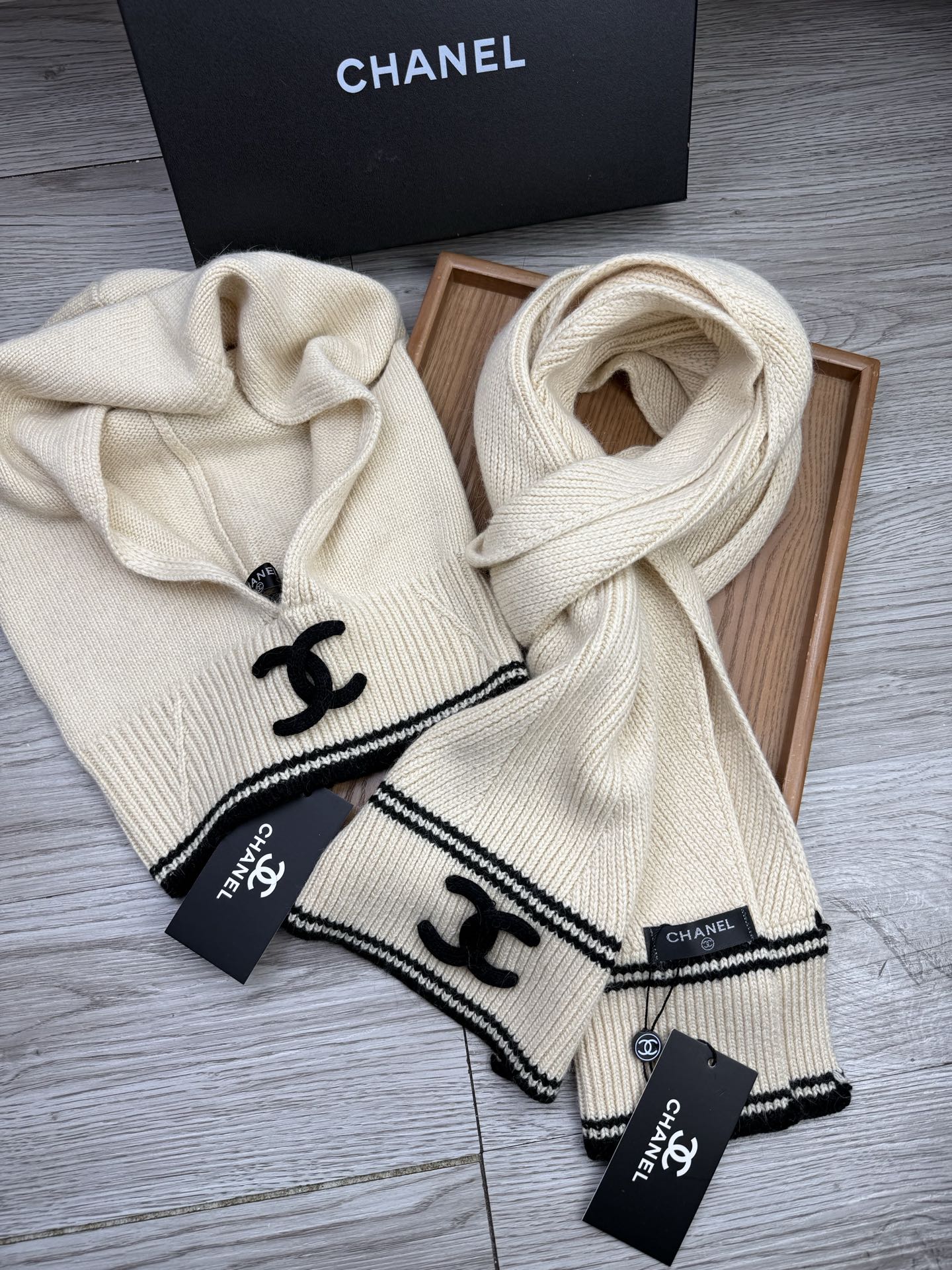 Chanel 샤넬 울 & 토끼털 모자·목도리 세트