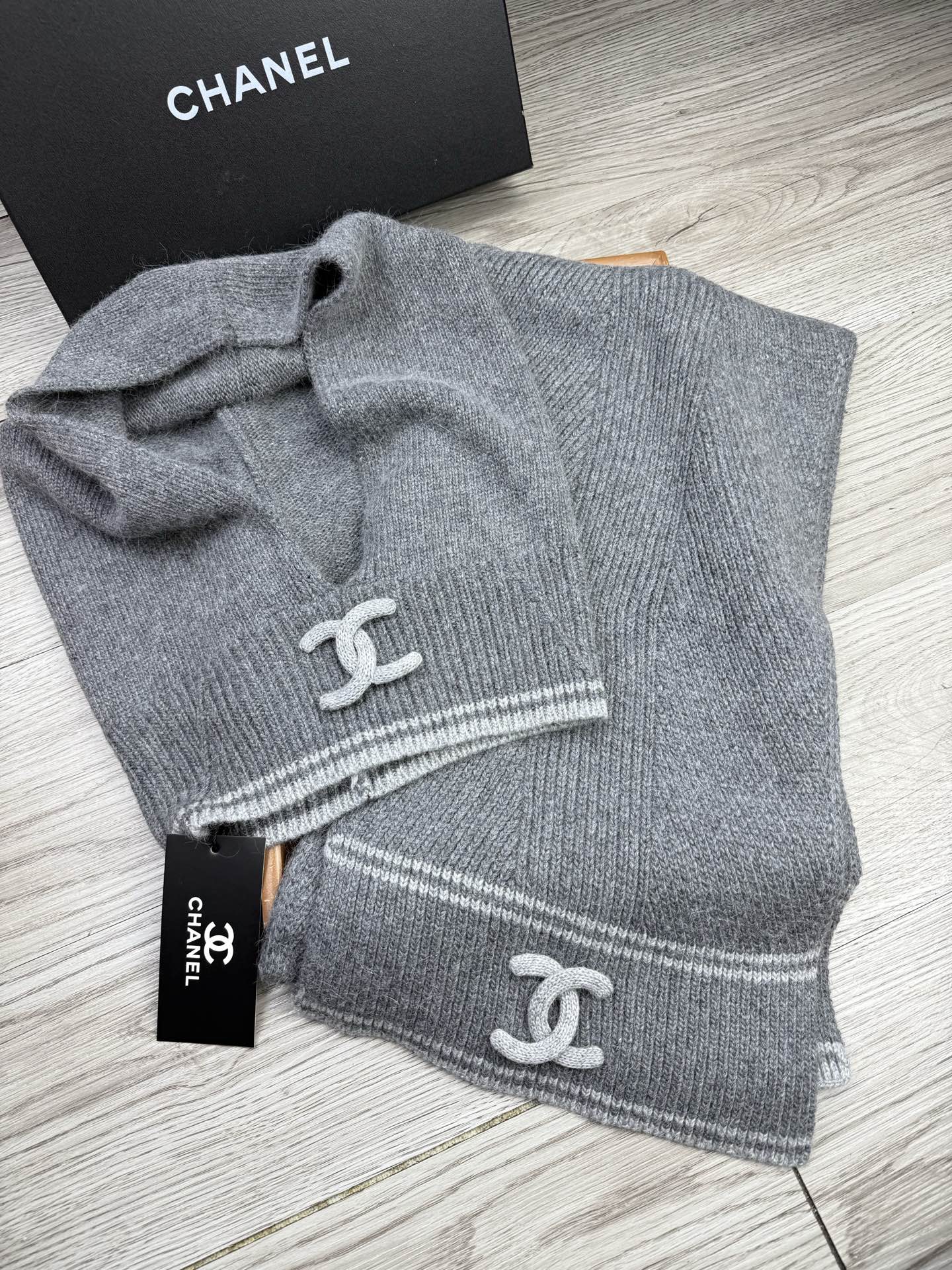 Chanel 샤넬 울 & 토끼털 모자·목도리 세트