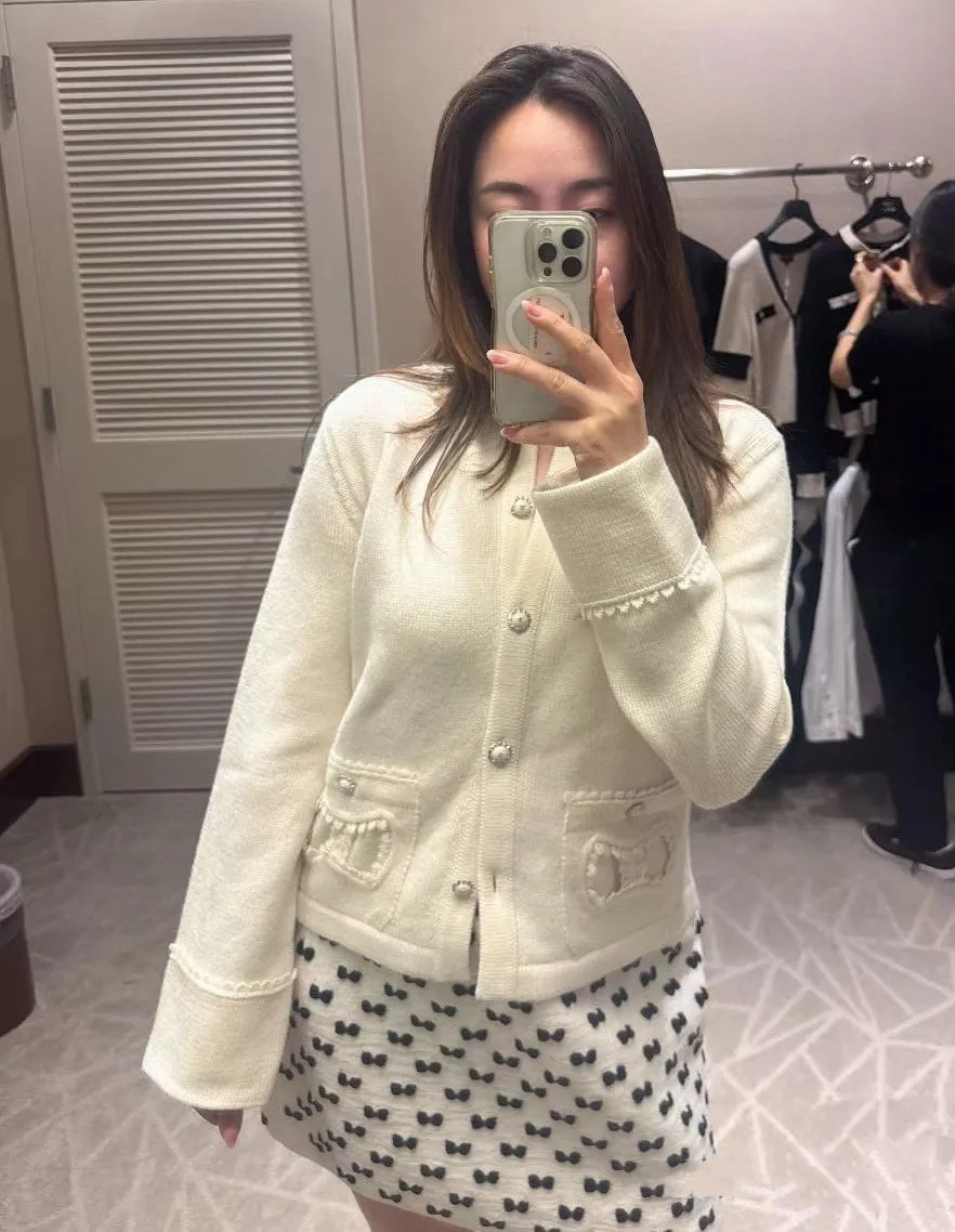 Chanel 샤넬 25N 베이비 돌 카라 가디건 의류