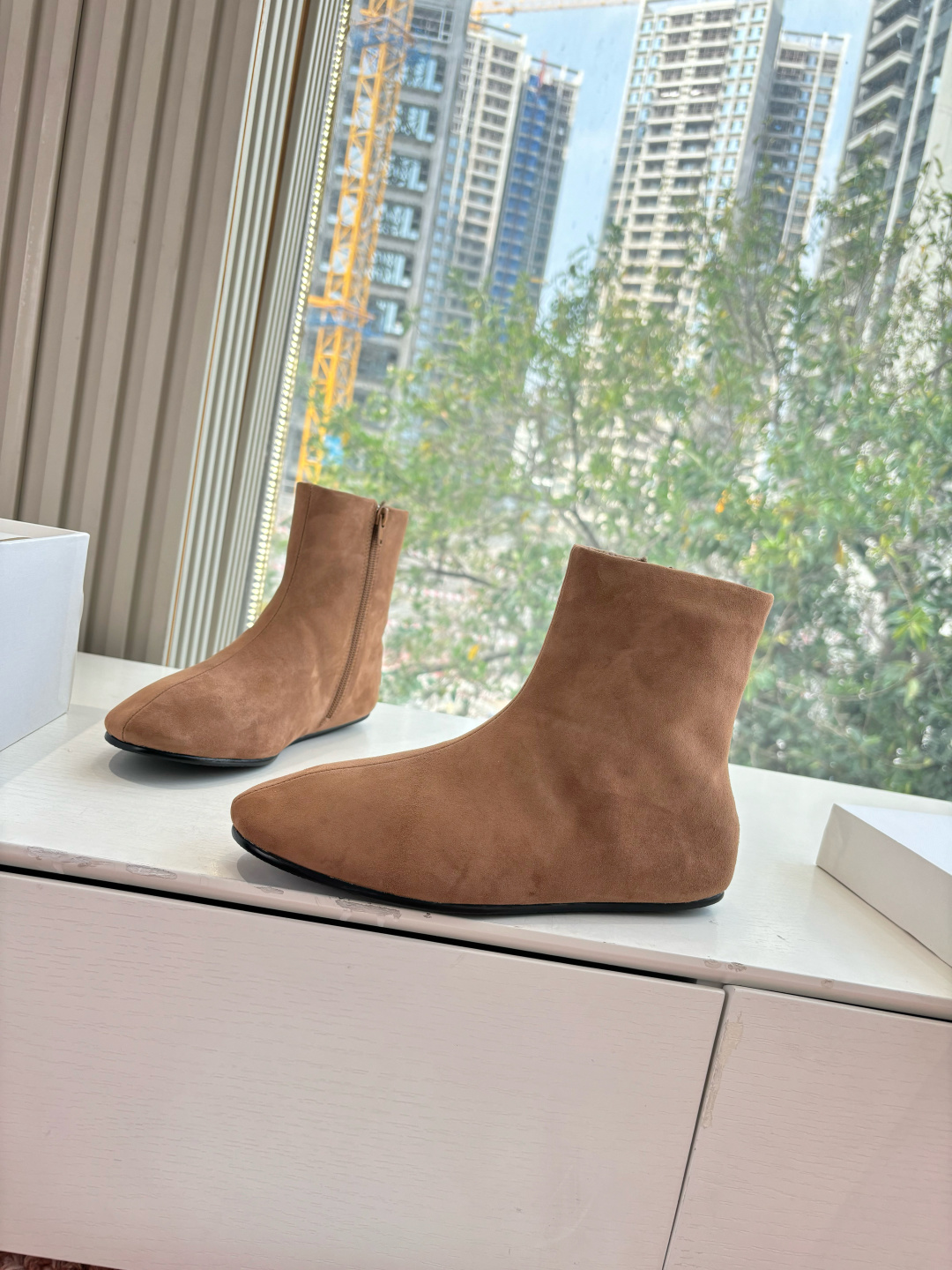 The Row 더 로우 플랫 첼시 부츠 신발