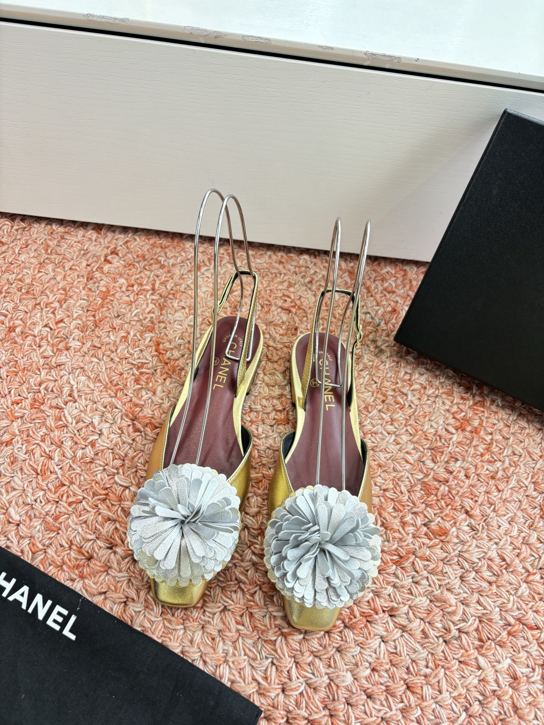 Chanel 샤넬 플라워 폼폼 메리제인 플랫 샌들 신발