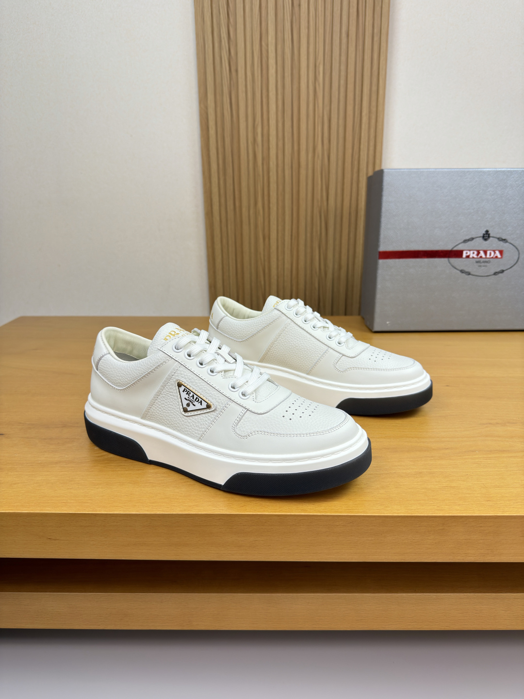 프라다(PRADA) 나파 & 리치 레더 스니커즈 (프리미엄) 신발