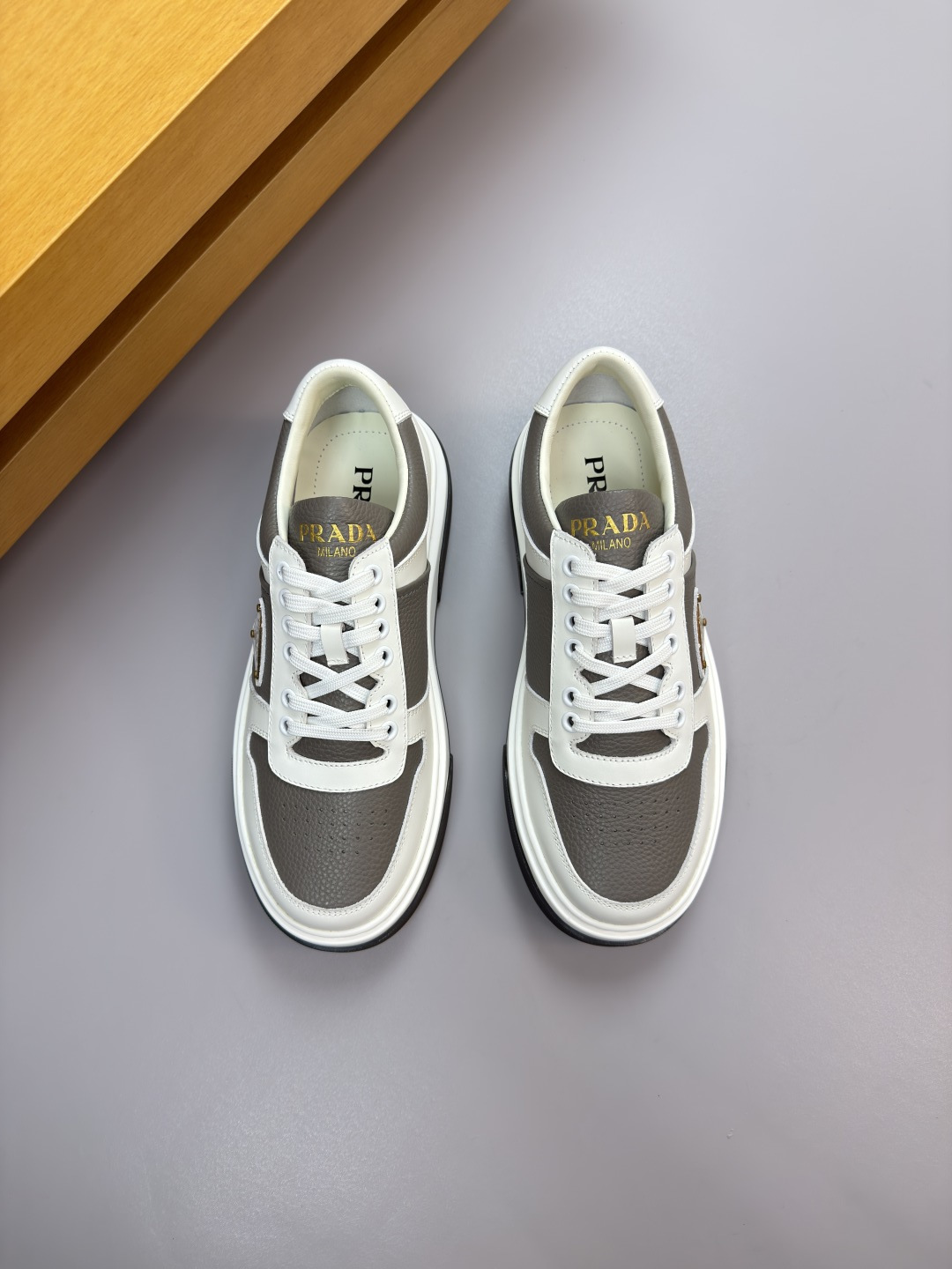 프라다(PRADA) 나파 & 리치 레더 스니커즈 (프리미엄) 신발