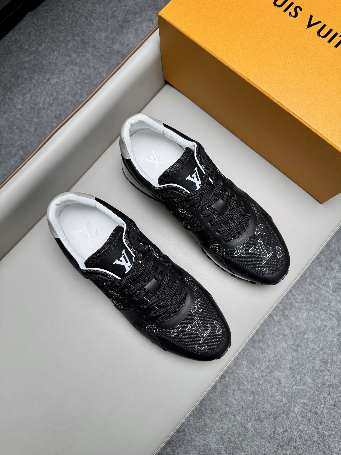 루이비통(Louis Vuitton) LV 레더 & 데님 믹스 스니커즈 (프리미엄) 신발