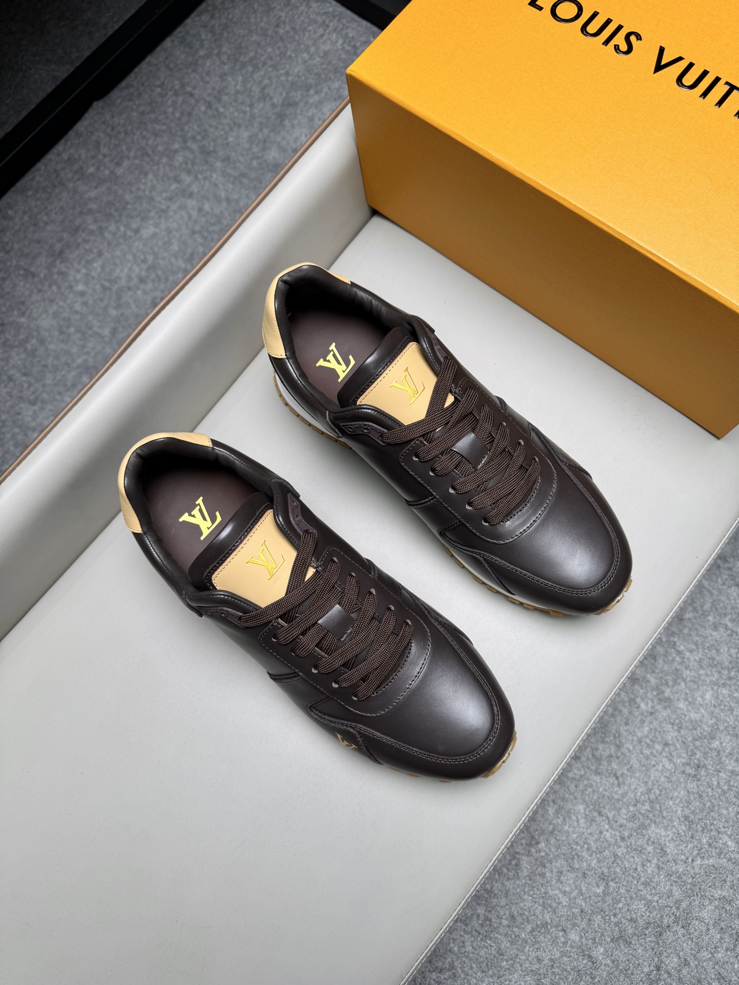 루이비통(Louis Vuitton) LV 레더 & 데님 믹스 스니커즈 (프리미엄) 신발