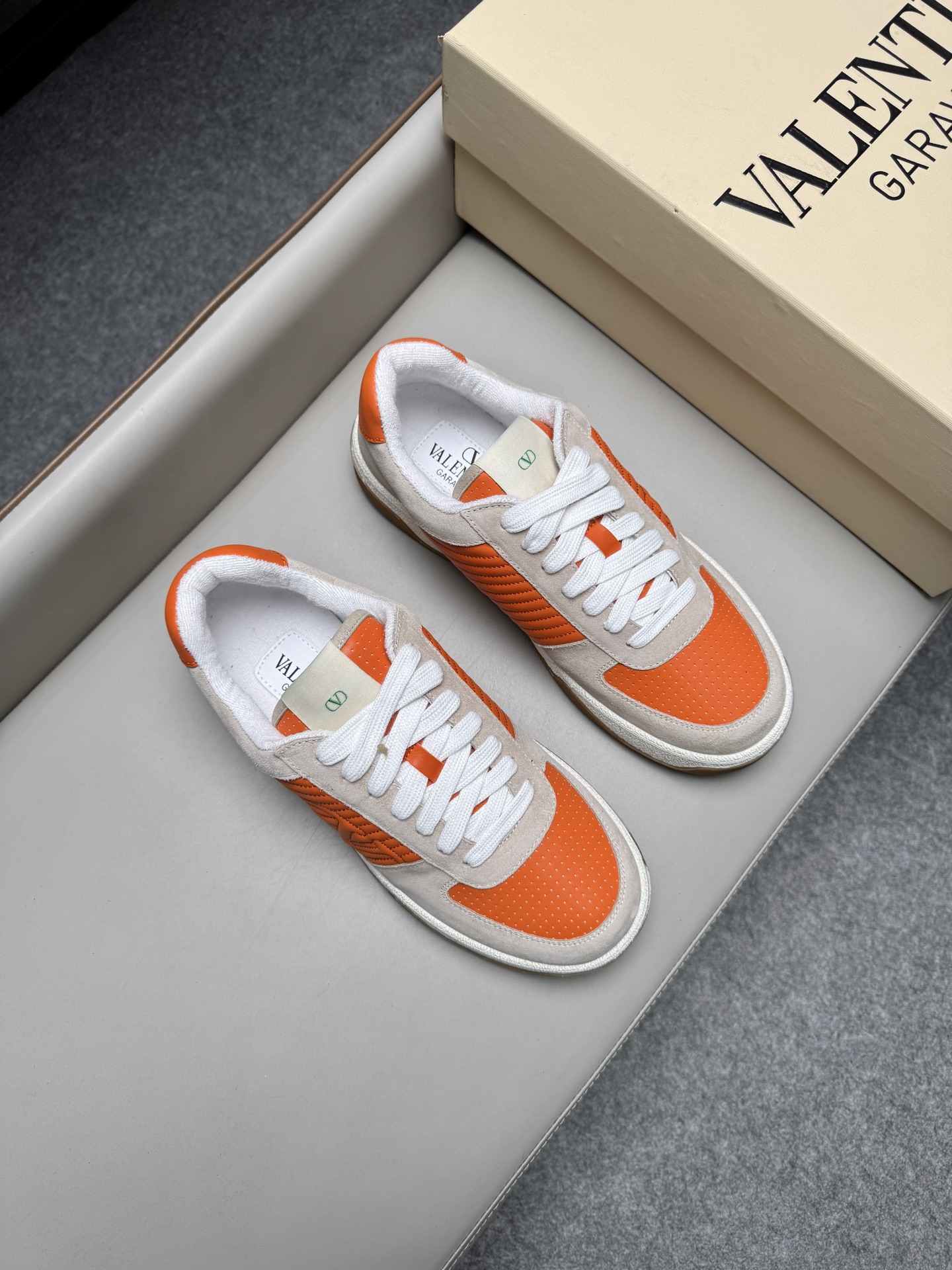 발렌티노(Valentino) 뉴 커플 스니커즈 신발