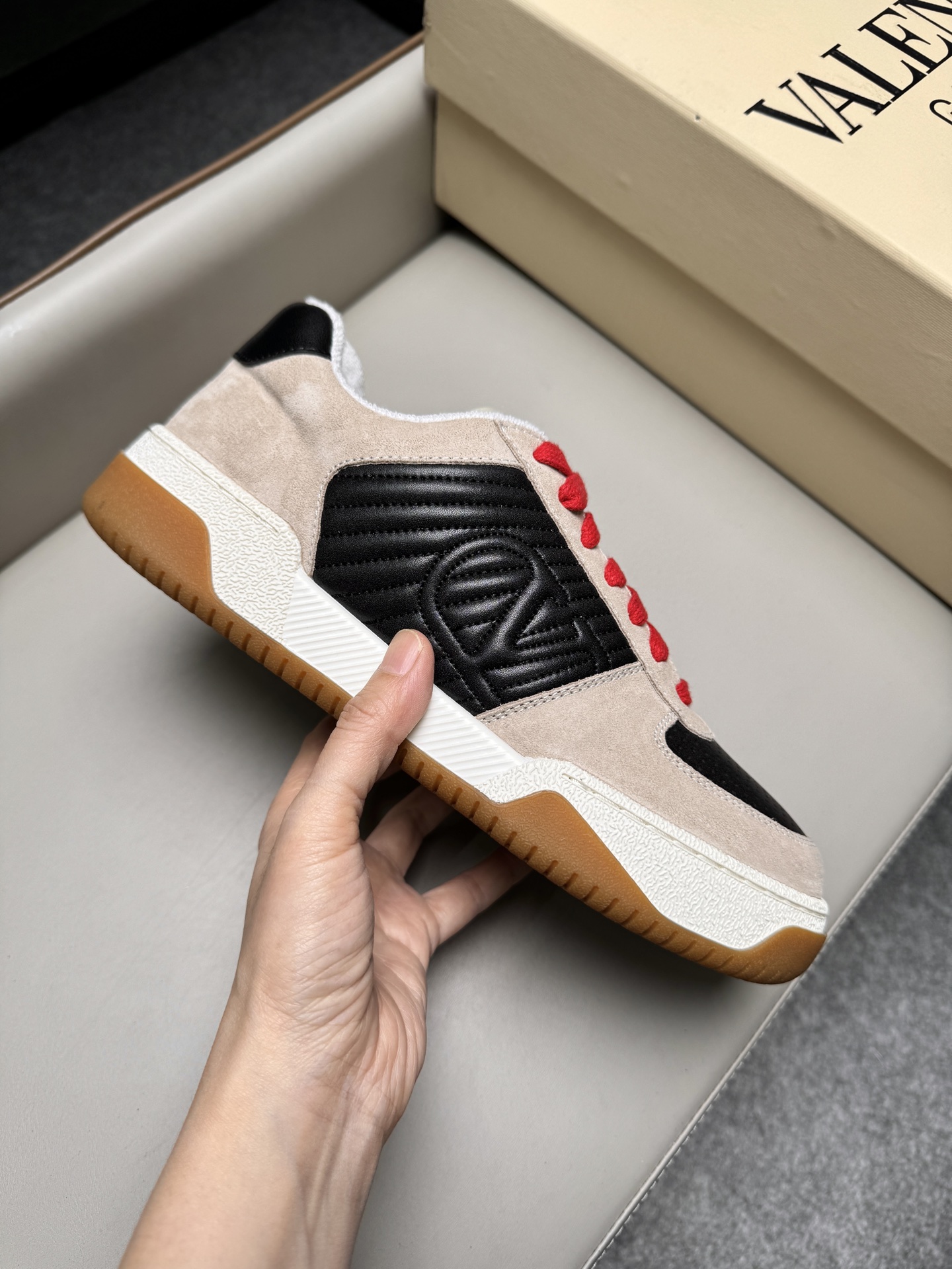 발렌티노(Valentino) 뉴 커플 스니커즈 신발