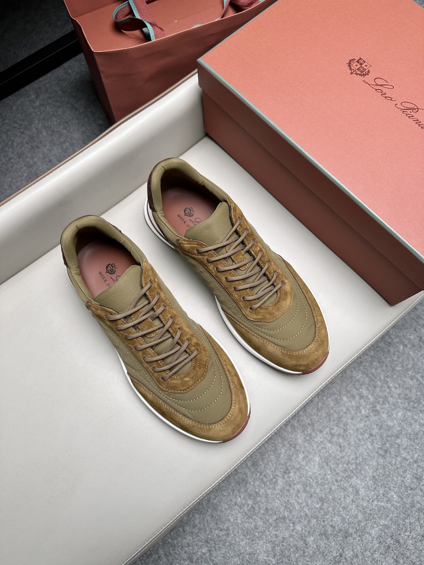 Loro Piana 로로피아나(LP) 스웨이드 캔버스 믹스 남성화 스니커즈 신발