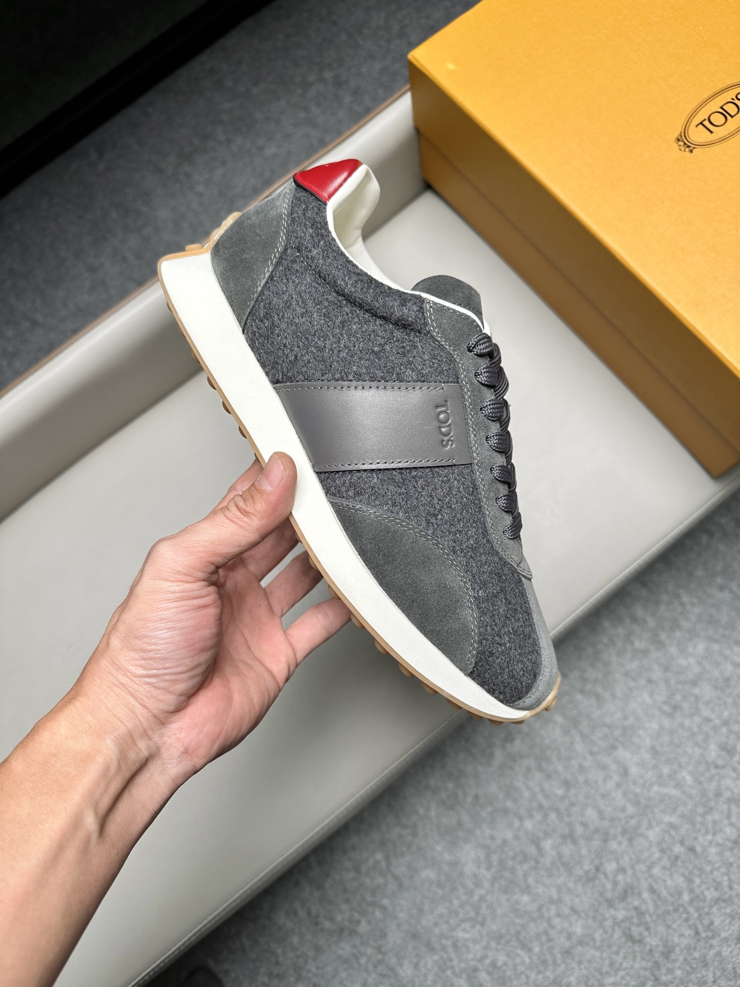 토즈(Tods) 레더 & 트위드 믹스 스니커즈 신발