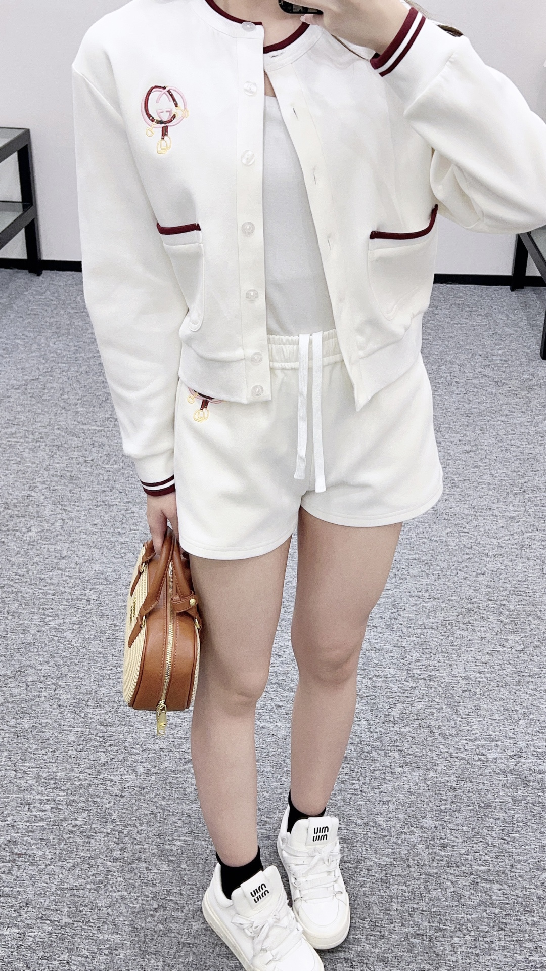 구찌(Gucci) 신년 한정 가디건 & 숏 팬츠 셋업 세트 의류