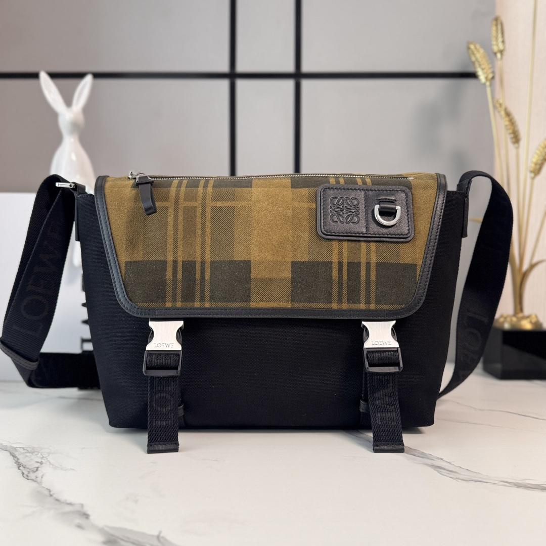 로에베(Loewe) 미디엄 캔버스 & 스웨이드 렉스(Flex) 메신저백 크로스백 가방