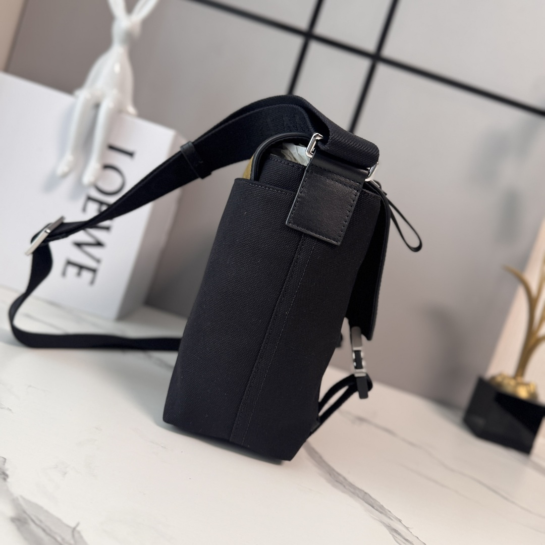 로에베(Loewe) 미디엄 캔버스 & 스웨이드 렉스(Flex) 메신저백 크로스백 가방