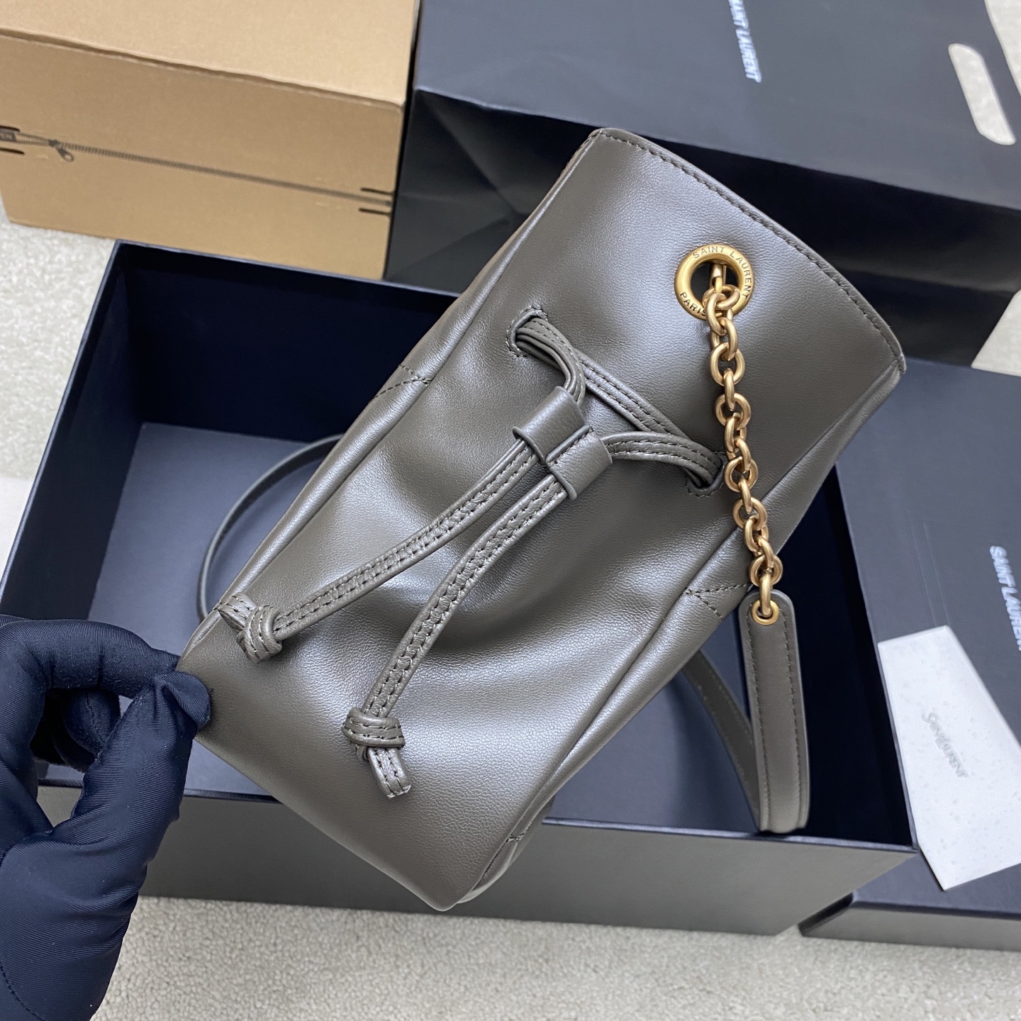 생로랑(YSL) 제이미 4.3 그린 램스킨 미니 토트백 숄더백 가방