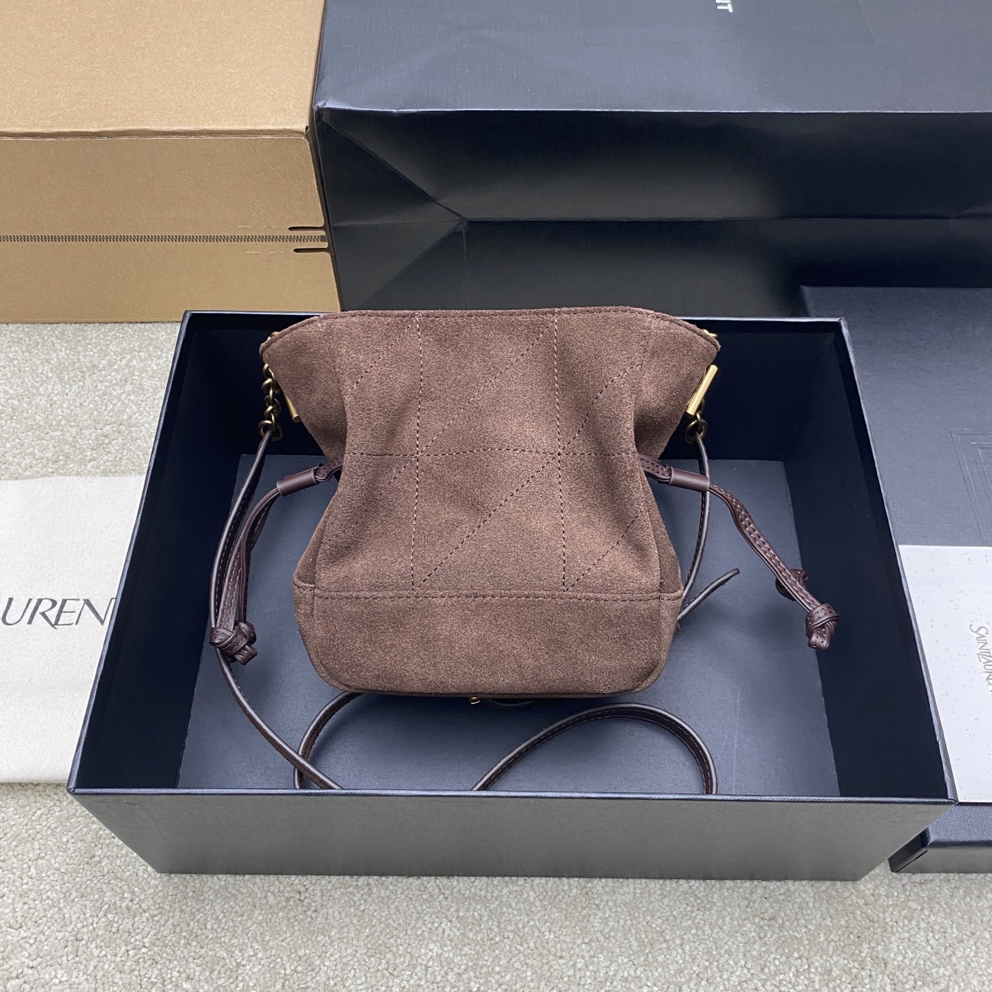 생로랑(YSL) 제이미 4.3 커피 브라운 스웨이드 미니(복주머니) 숄더백 가방