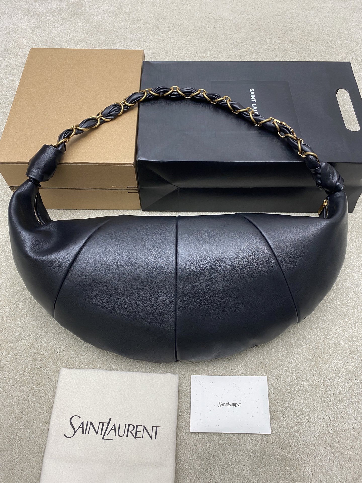 생로랑(YSL) 아말리아(Amalia) 블랙 램스킨 호보백 가방