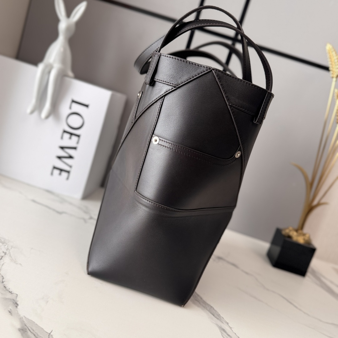 로에베(LOEWE) 퍼즐 폴드 토트(Puzzle Fold Tote) - 샤이니 카프스킨 가방