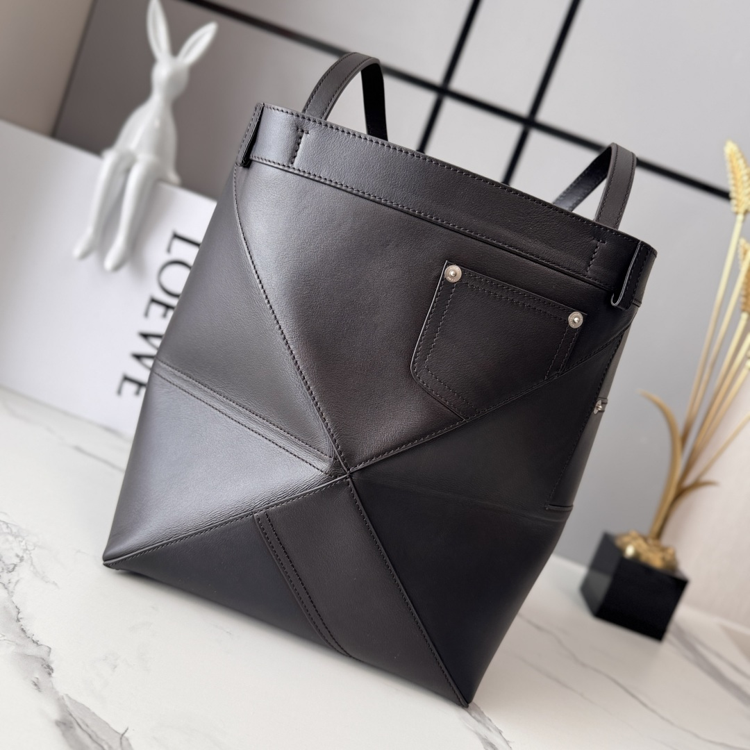 로에베(LOEWE) 퍼즐 폴드 토트(Puzzle Fold Tote) - 샤이니 카프스킨 가방