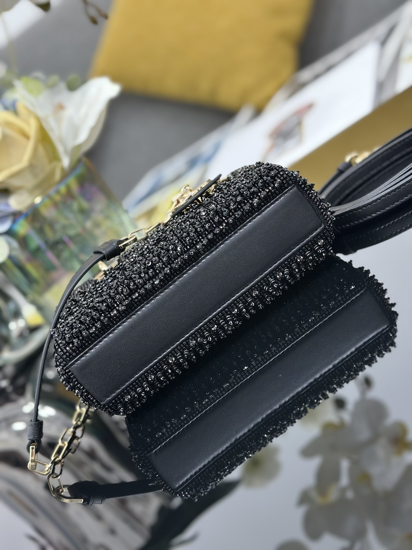 디올(Dior) 레이디 디조이(Lady D-Joy) 마이크로 - 블랙 비즈 자수 가방