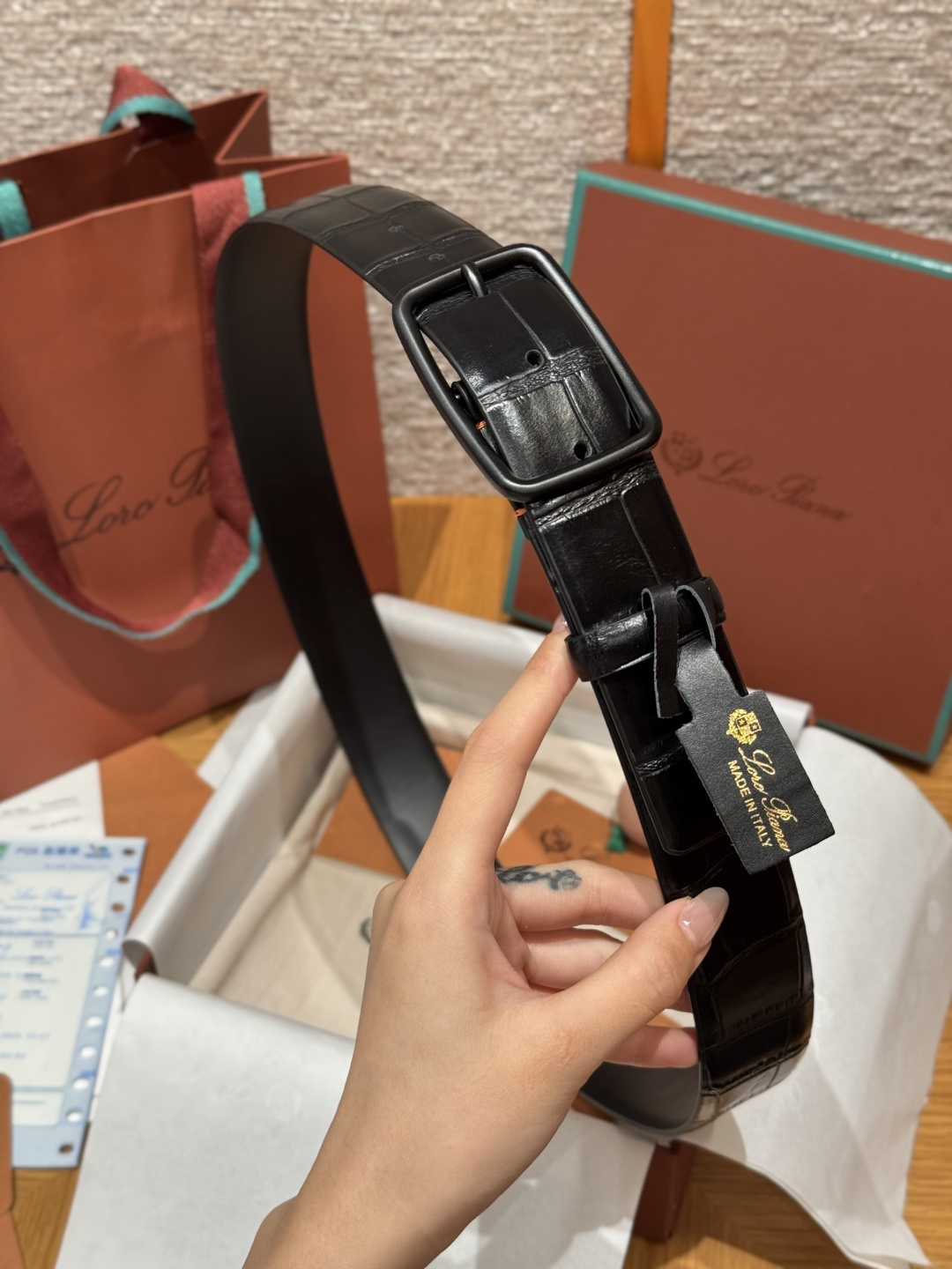 로로 피아나(Loro Piana) LP 벌룬 남성 크로코 엠보 벨트