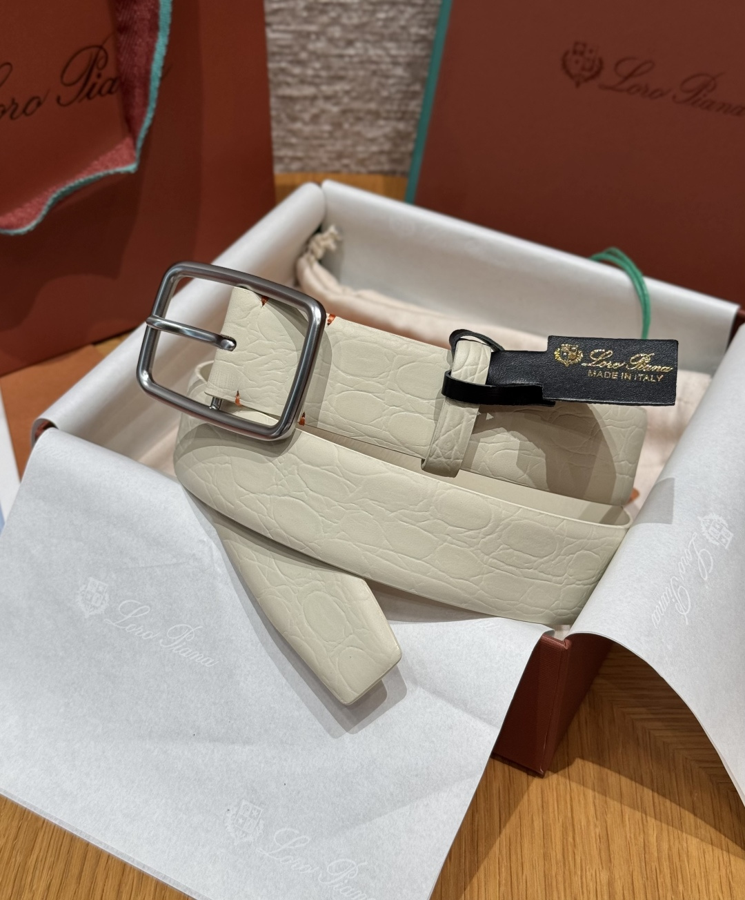 로로 피아나(Loro Piana) LP 벌룬 남성 크로코 엠보 벨트
