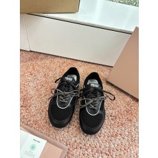 미우미우(miumiu) 런웨이 스니커즈 신발