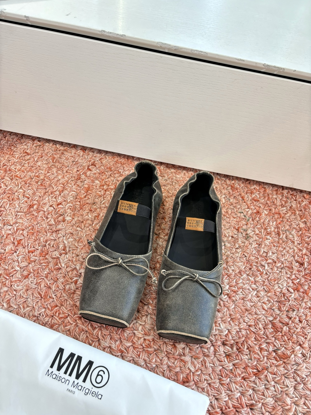 메종 마르지엘라(Maison Margiela) 타비(Tabi) 스틸레토 메리제인 플랫 슈즈 로퍼 신발